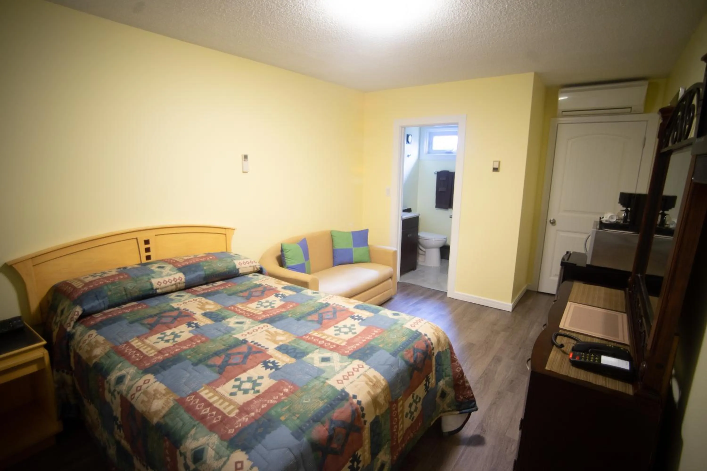 Bed in Stardust Motel