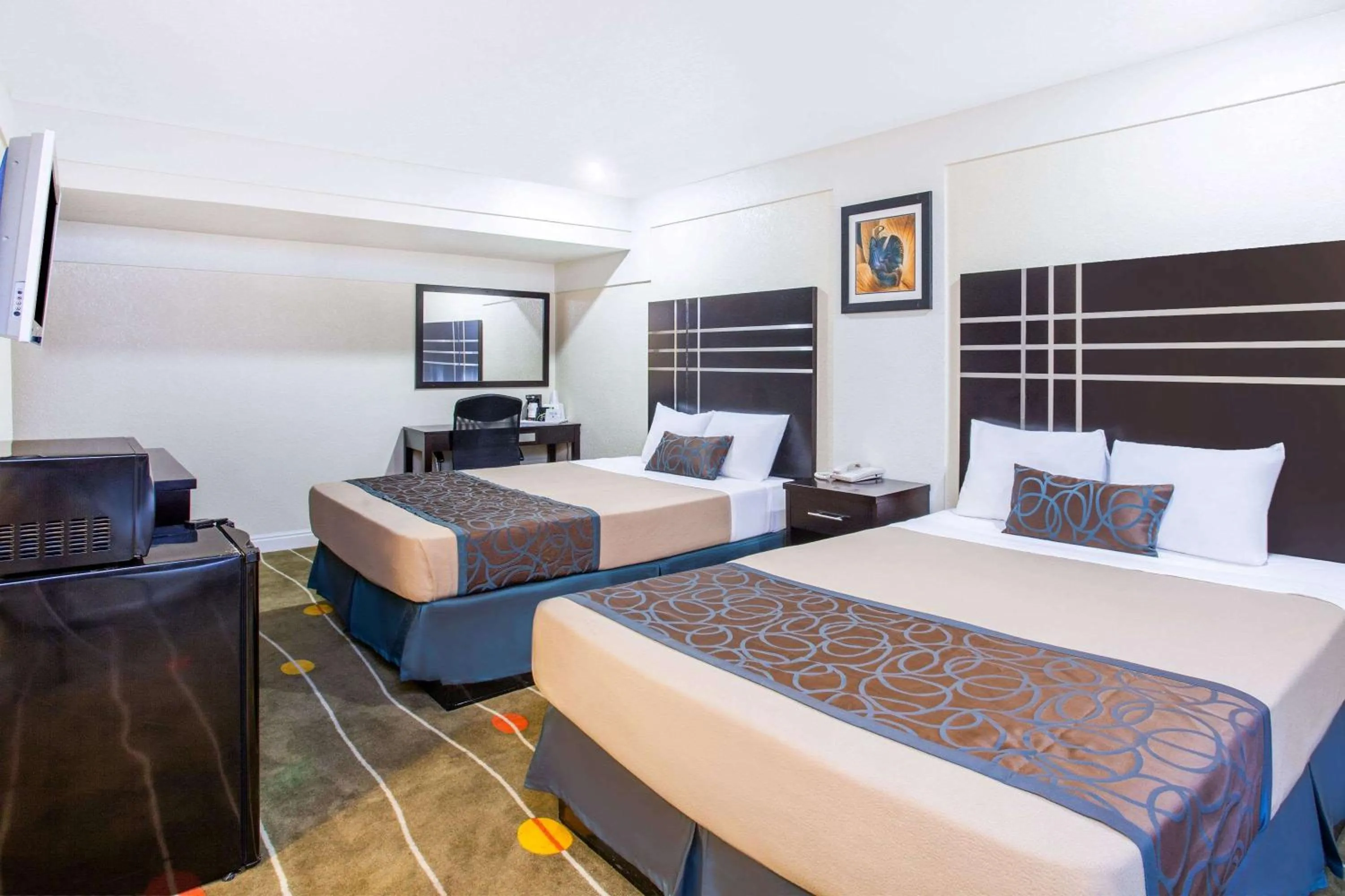 Photo of the whole room in Travelodge by Wyndham Fresno Yosemite Area