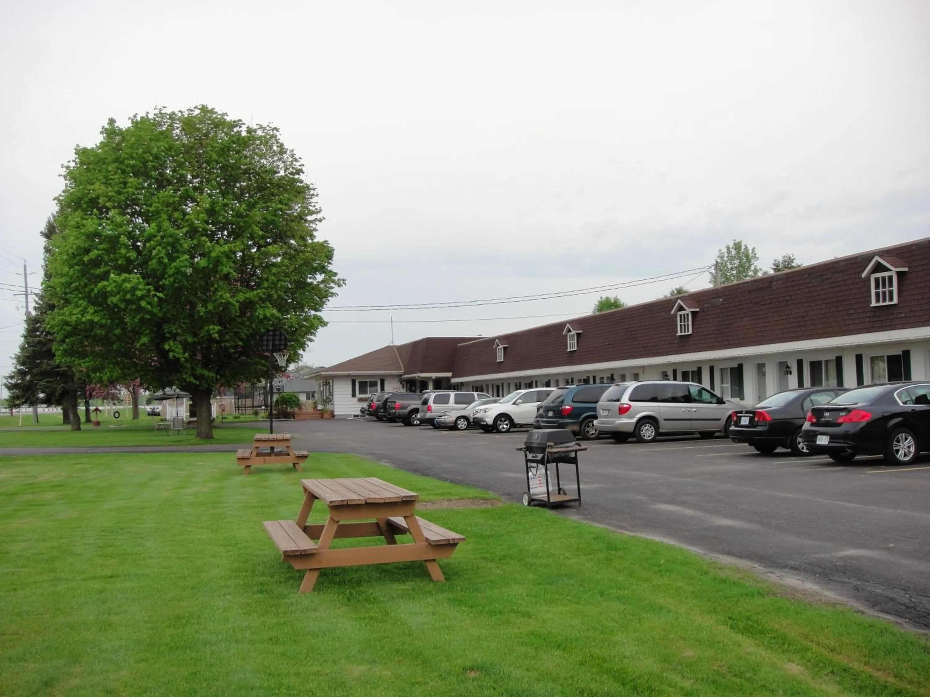 BBQ facilities in Country Squire Motel