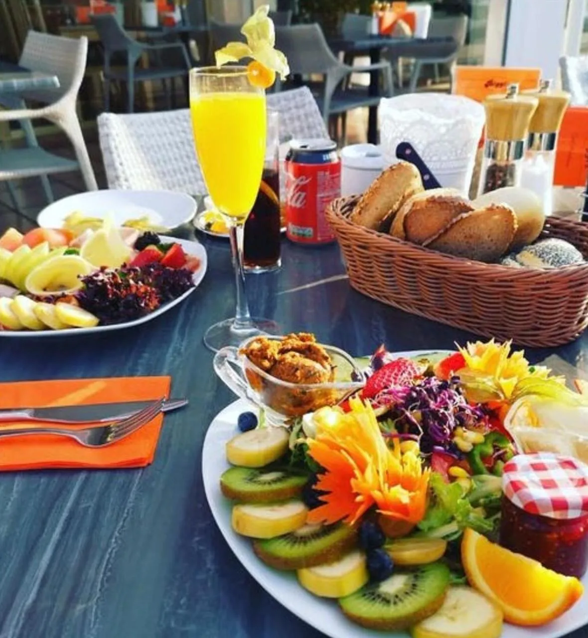 Restaurant/places to eat in Harbour Side Resort