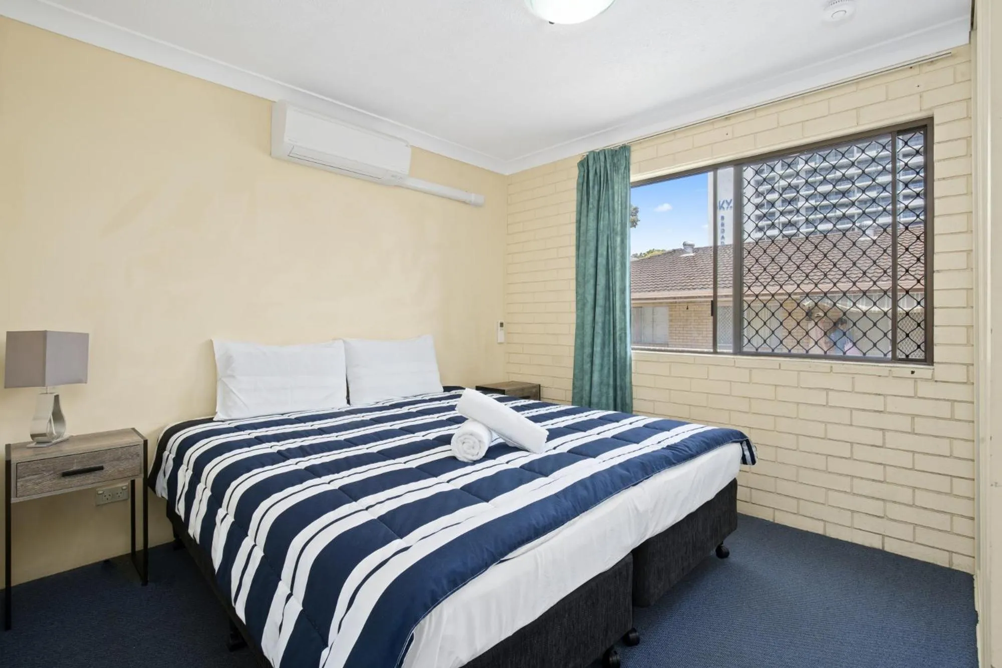 Bed in Harbour Side Resort