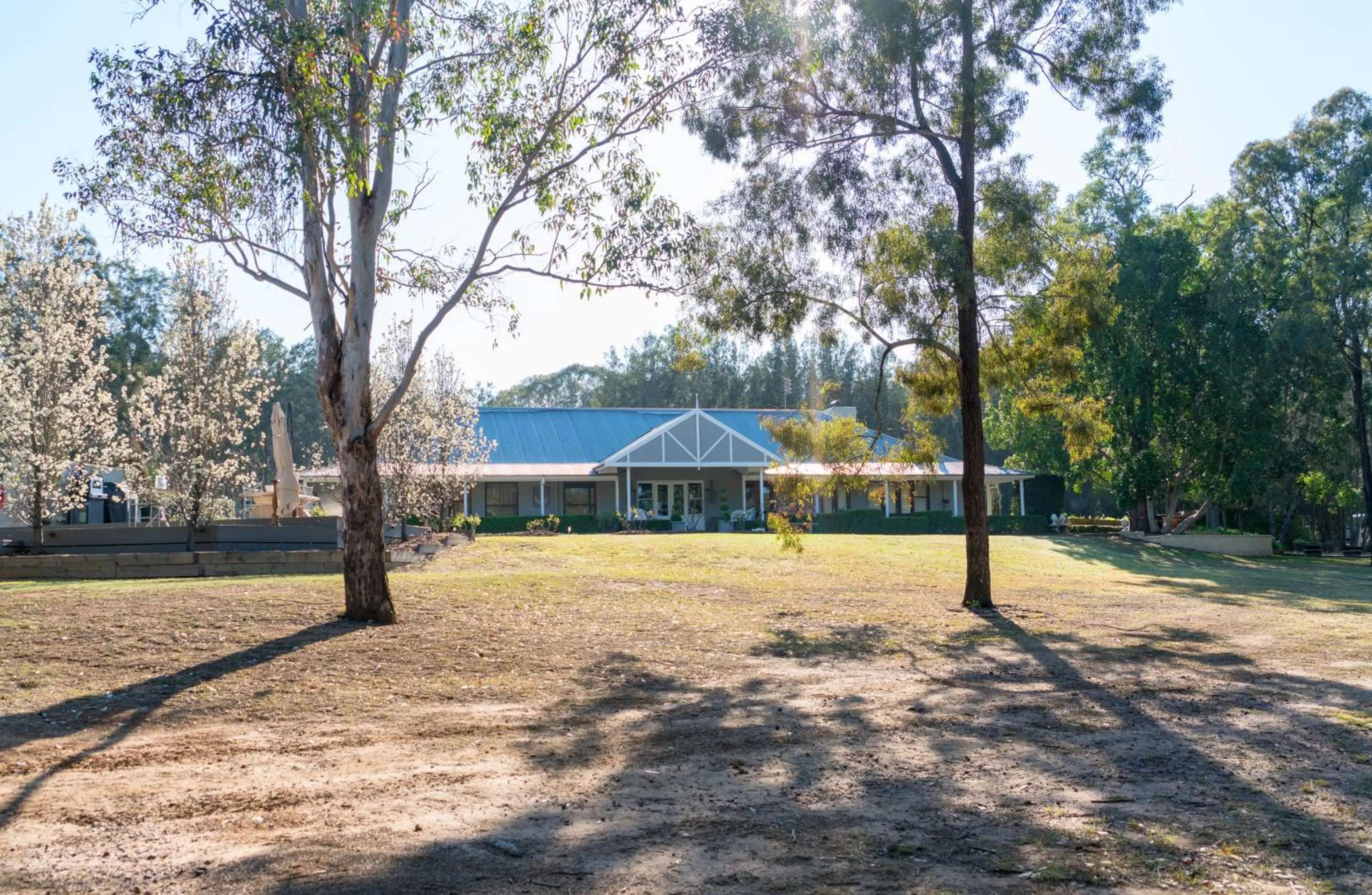 Thistle Hill Guesthouse - walk to many wineries and restaurants