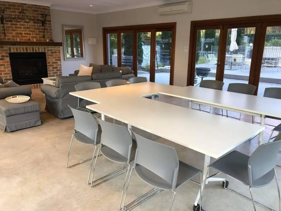 Meeting/conference room in Thistle Hill Guesthouse - walk to many wineries and restaurants