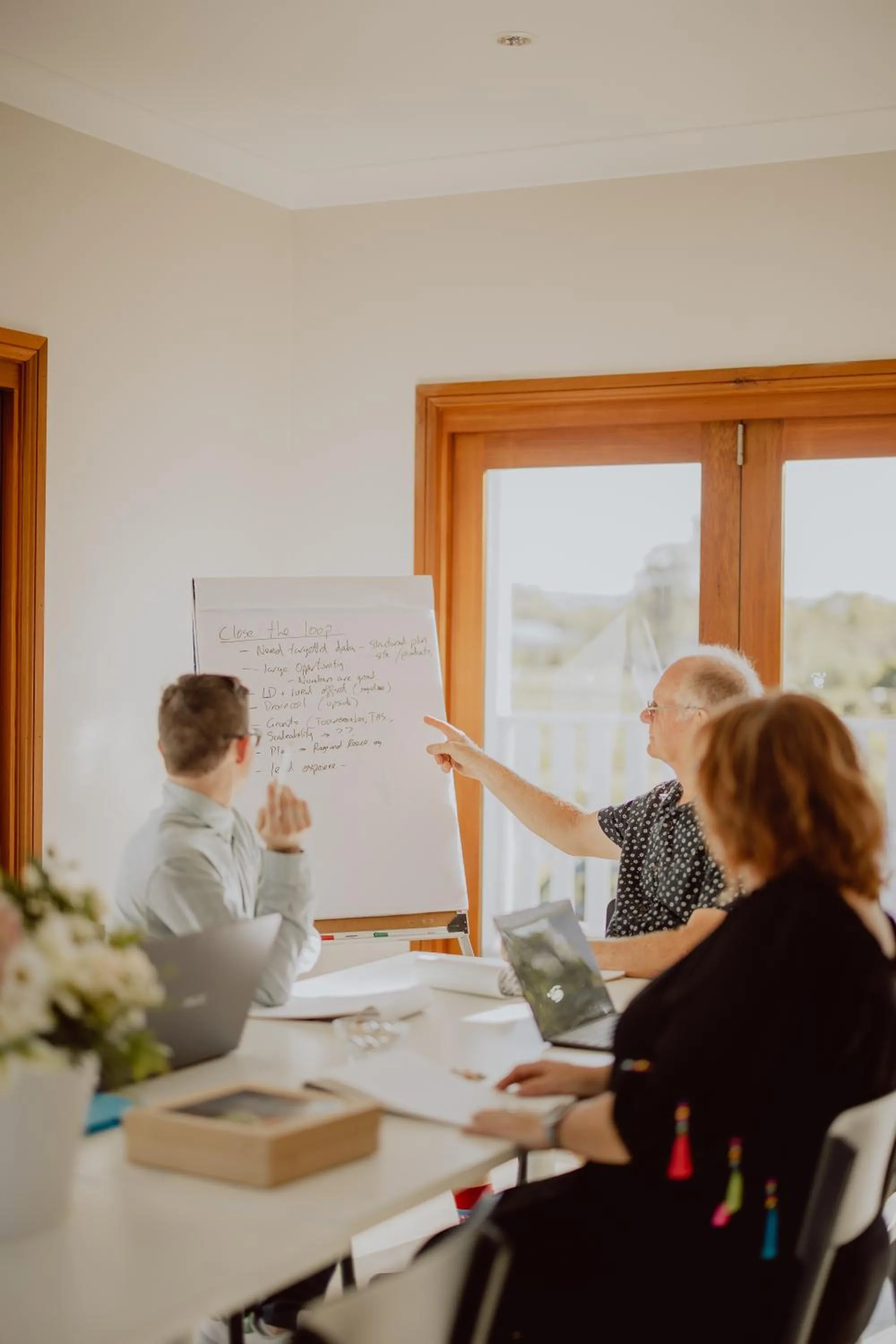 Meeting/conference room in Thistle Hill Guesthouse - walk to many wineries and restaurants