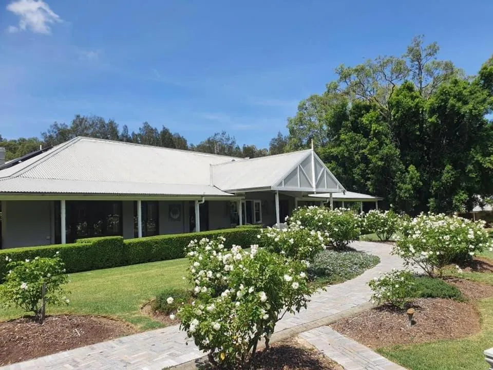 Property building in Thistle Hill Guesthouse - walk to many wineries and restaurants