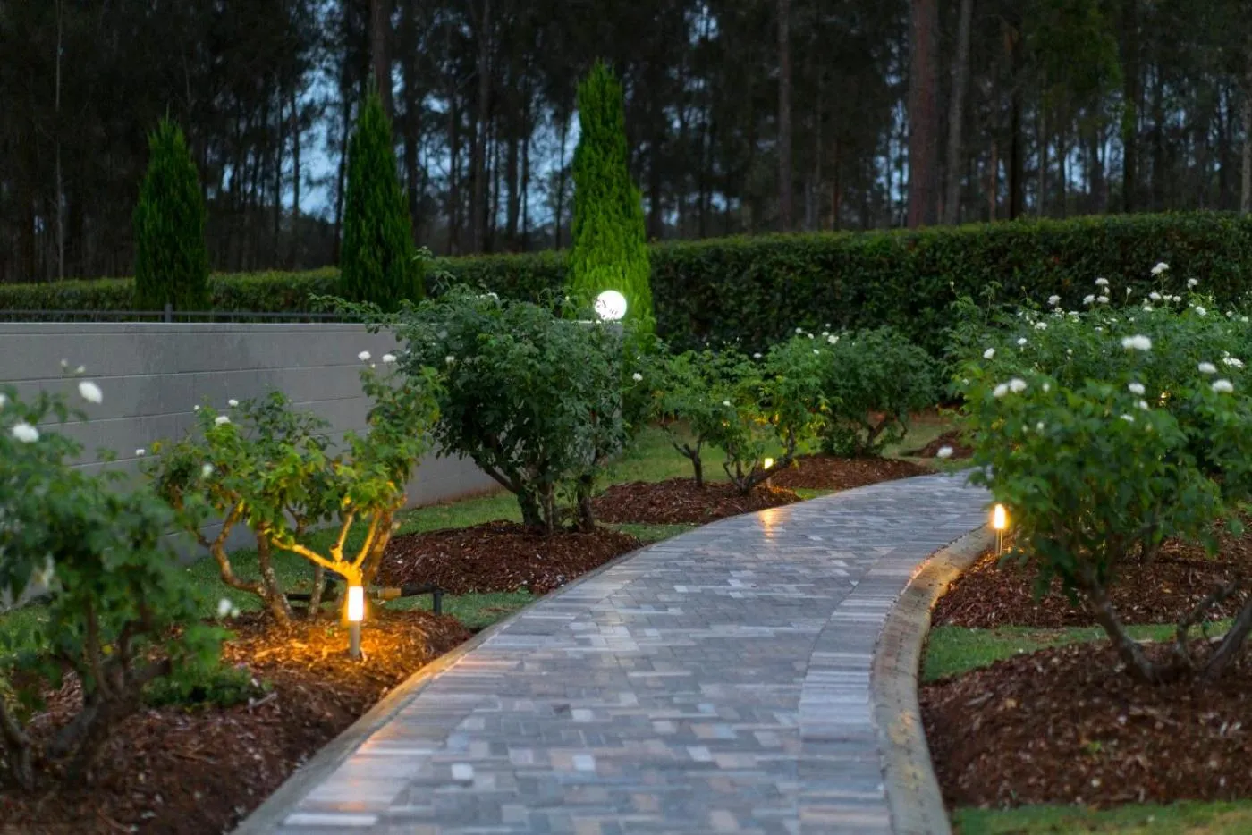 Thistle Hill Guesthouse - walk to many wineries and restaurants