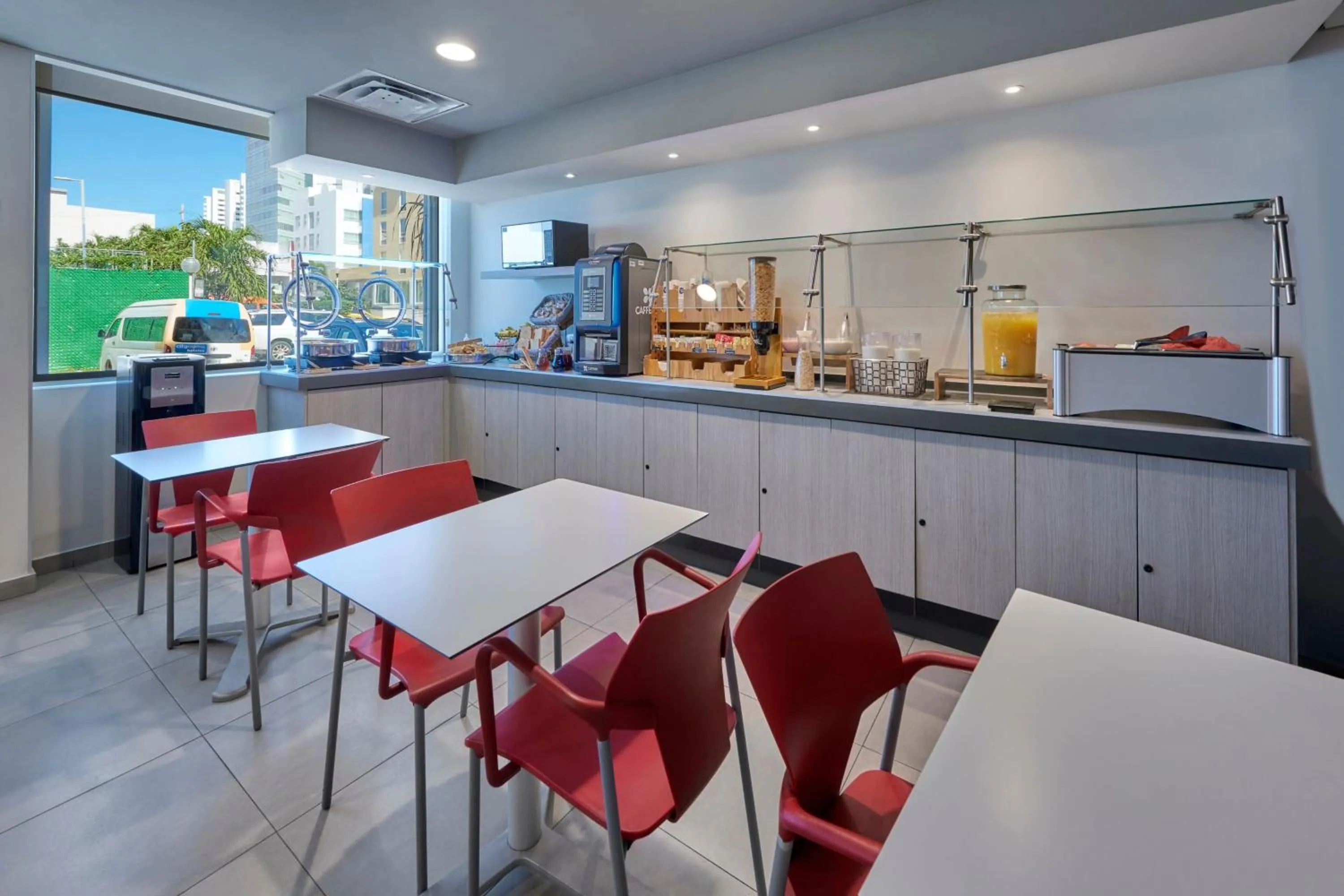 Breakfast in City Express Junior by Marriott Cancun