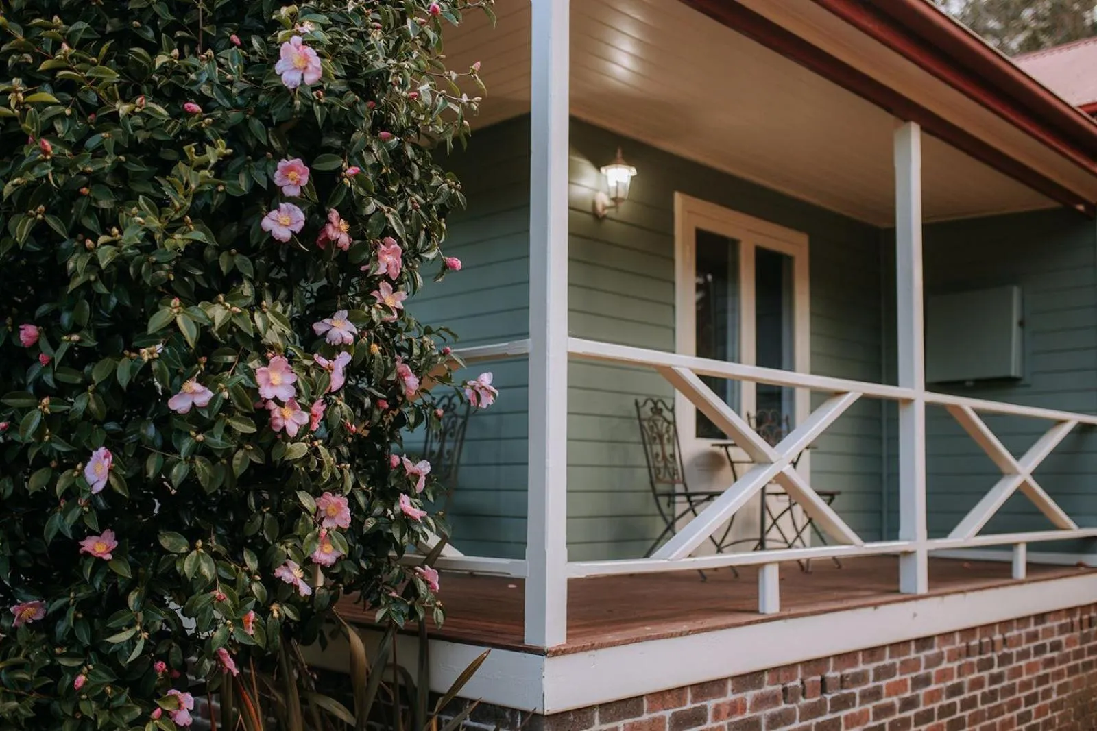 Property building in Federation Gardens & Possums Hideaway