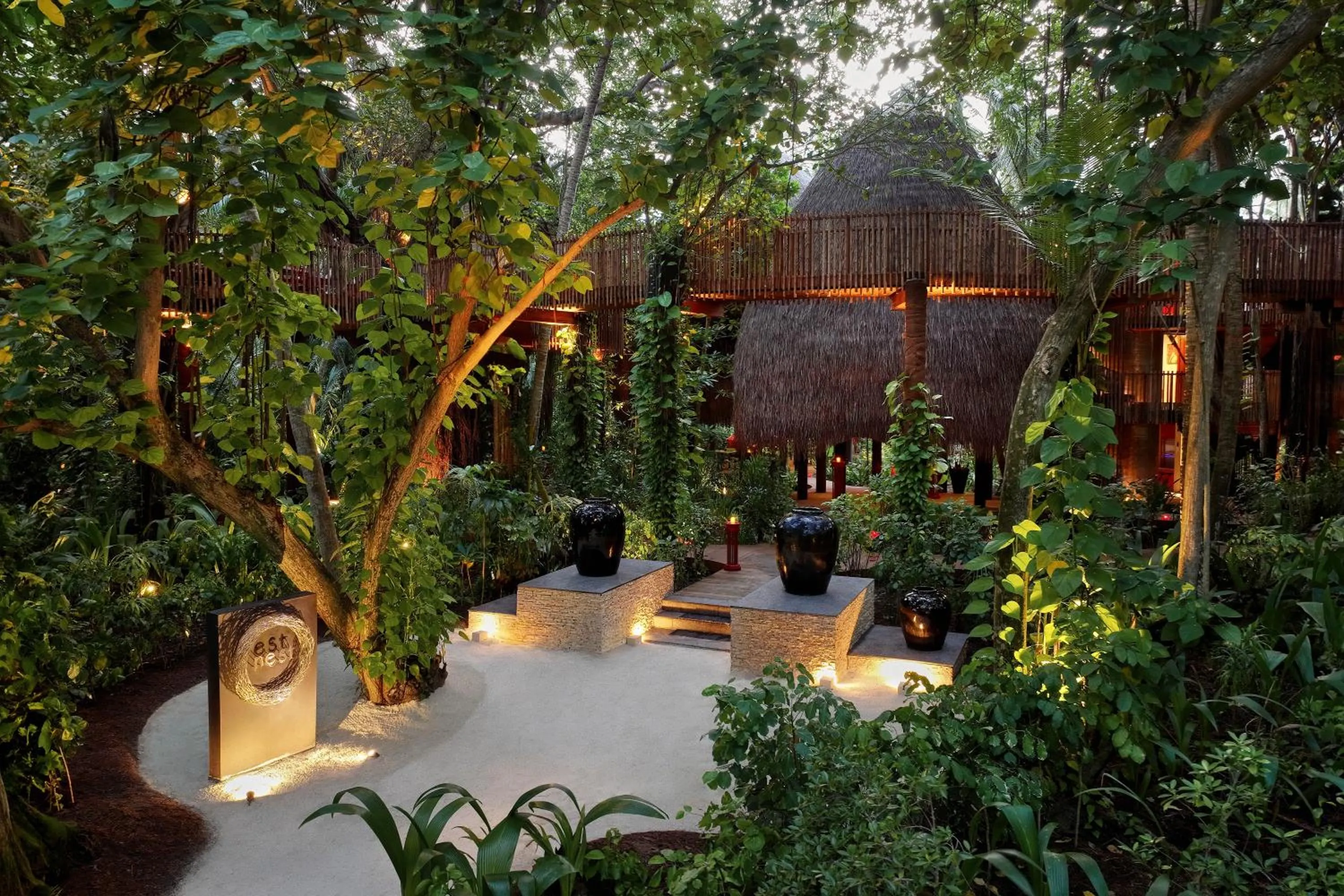 Restaurant/places to eat in Niyama Private Islands Maldives