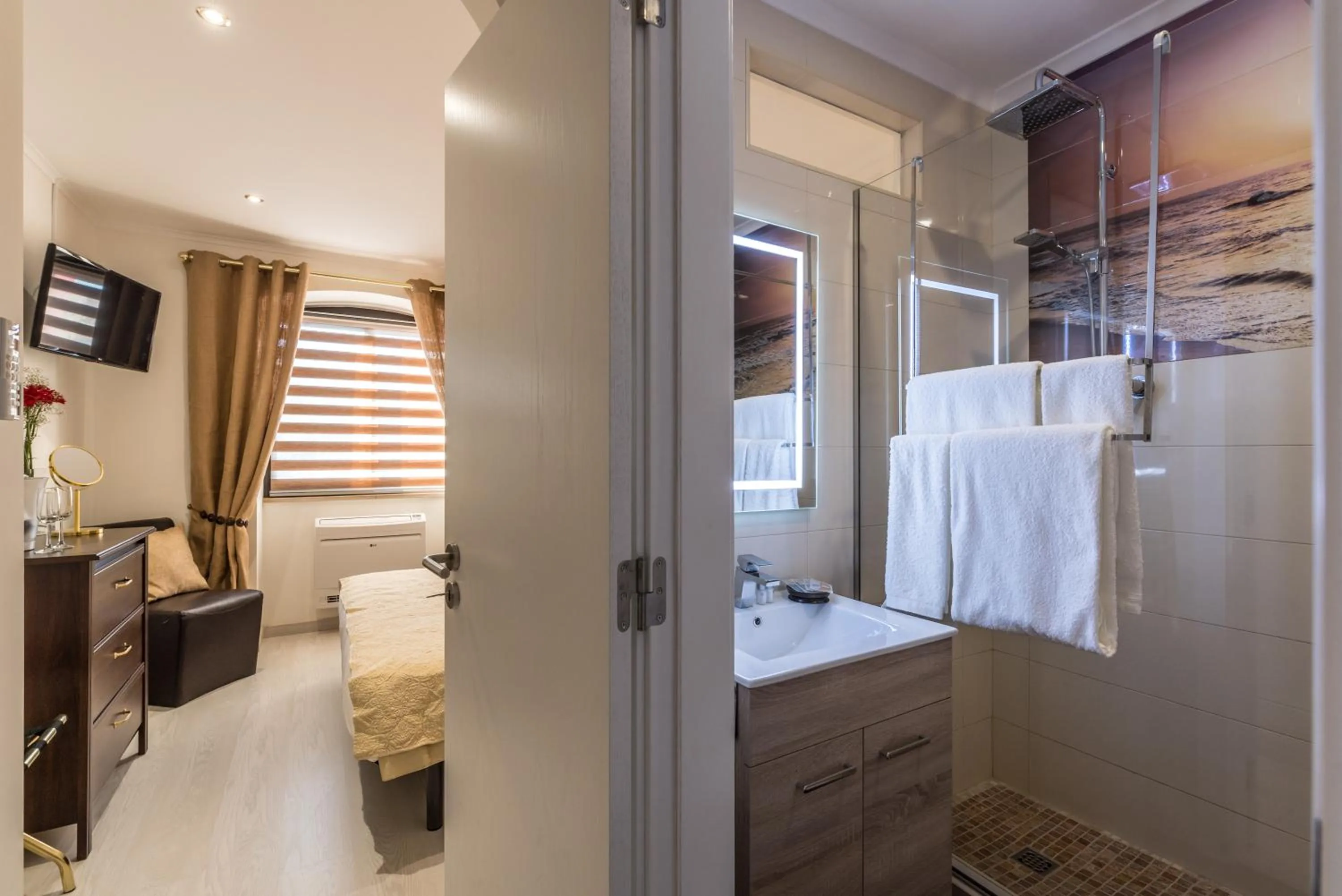 Bed in Suites @ Portarade