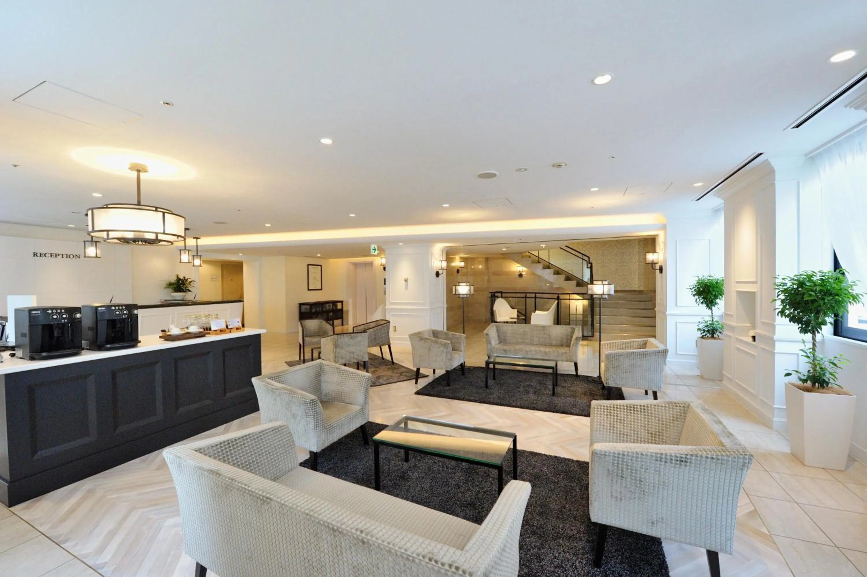 Lobby or reception in Court Hotel Shin-Yokohama