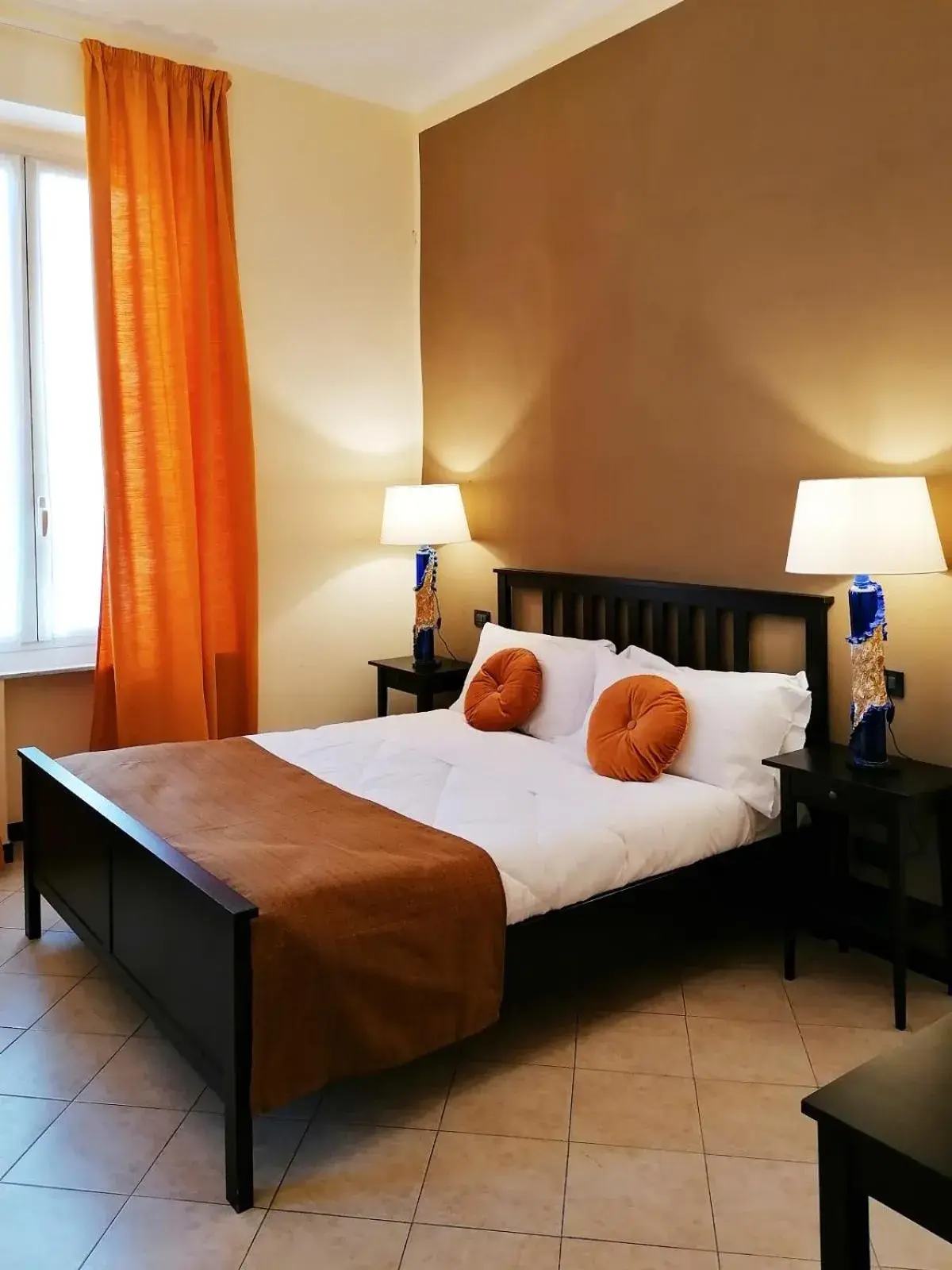 Double Room with Private Bathroom in B&B Genova Centro Double Room with Private Bathroom in B&B Genova Centro