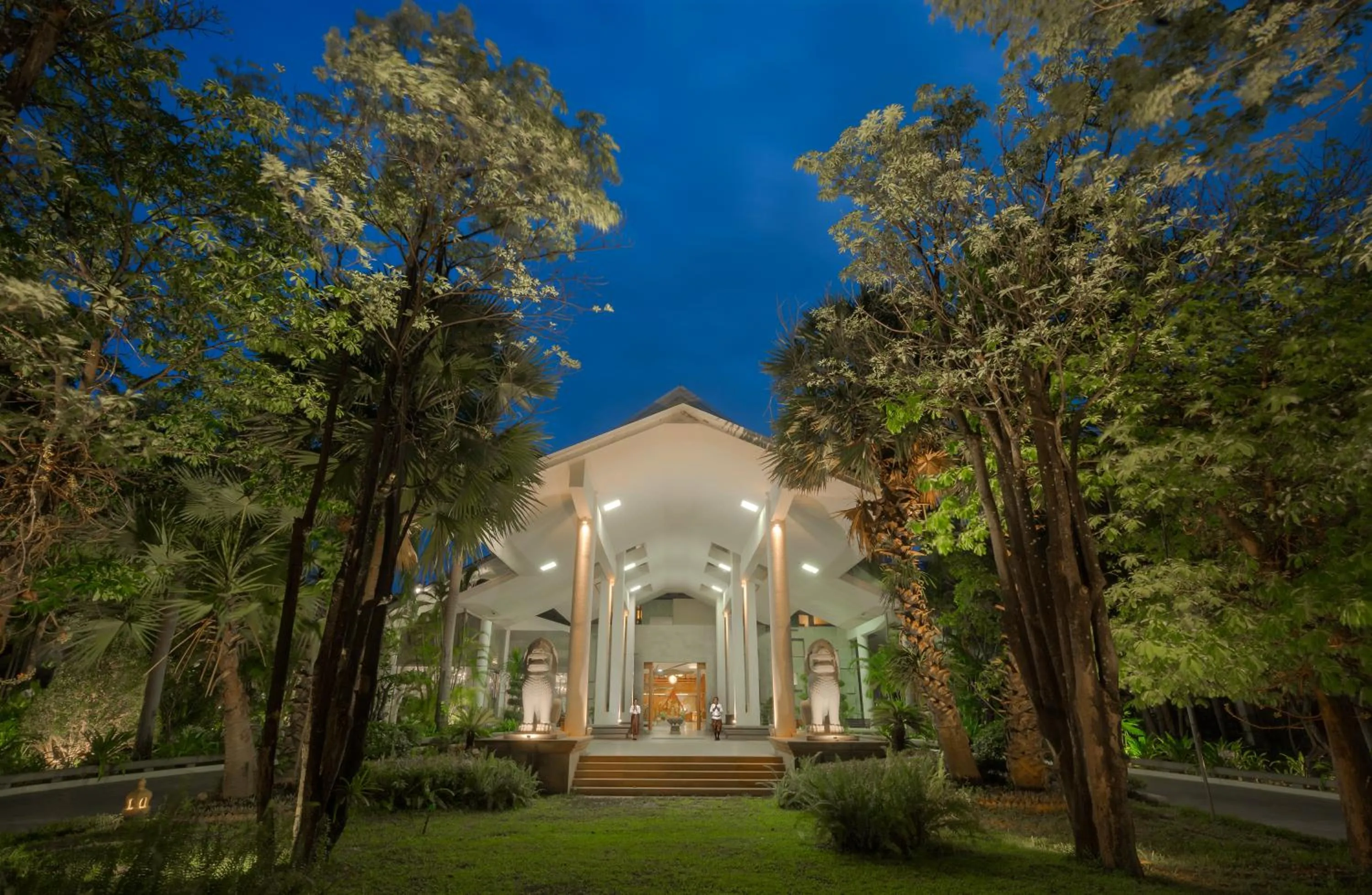 Night in THE PRIVILEGE FLOOR by Borei Angkor