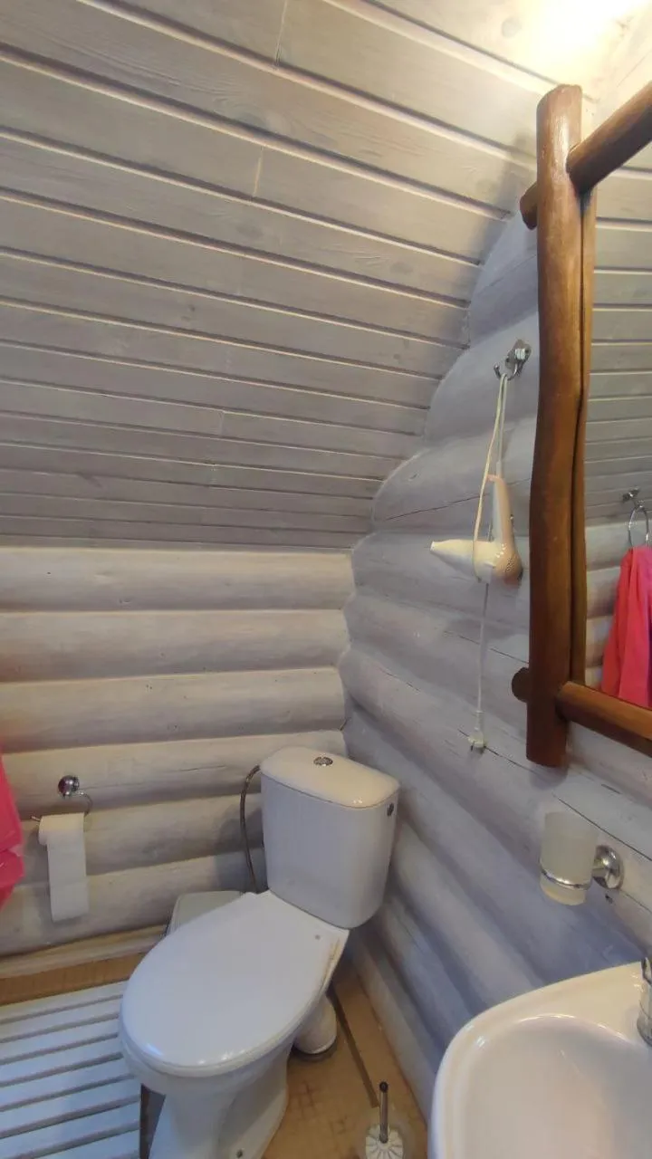 Toilet in VVP Club Hotel