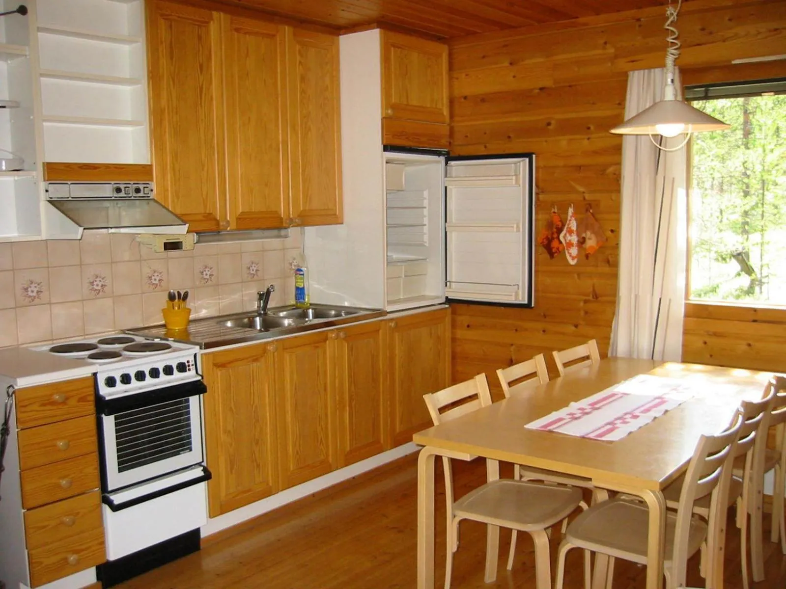 Kitchen or kitchenette in Ukonjärven Holiday Village