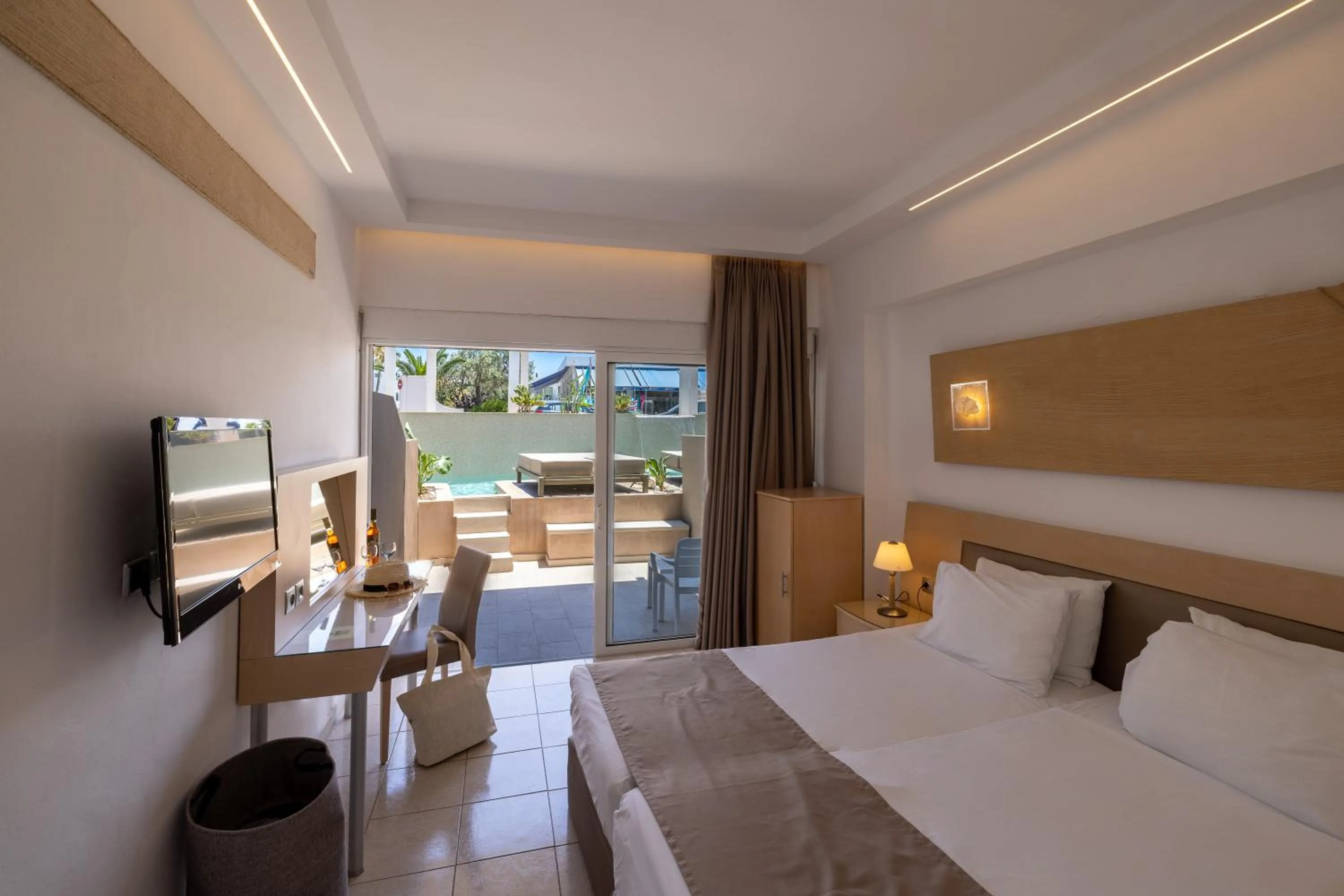 Balcony/Terrace, Bed in Kolymbia Bay Art Boutique Hotel - Adults Only