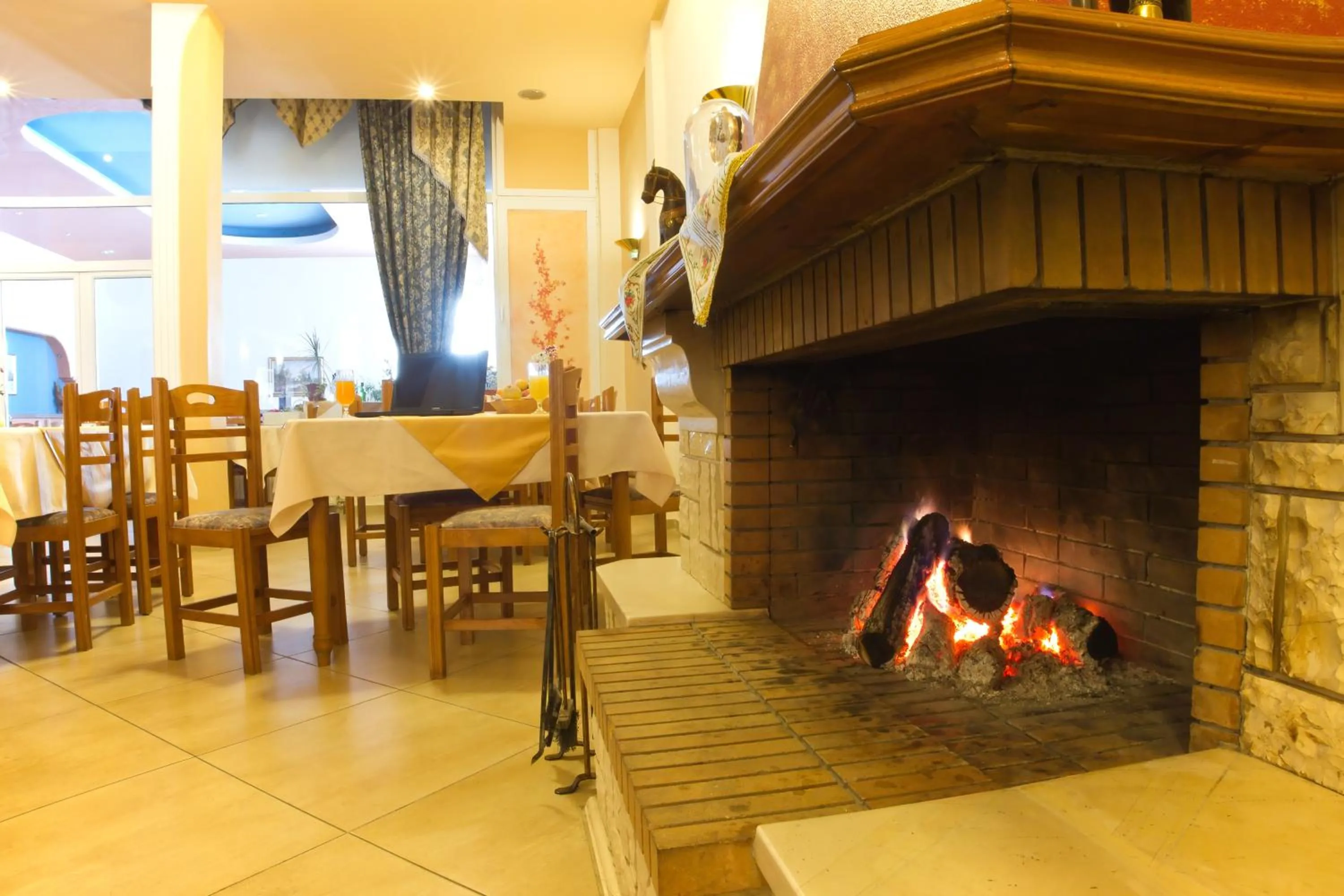 Restaurant/places to eat in Hotel Kaikis