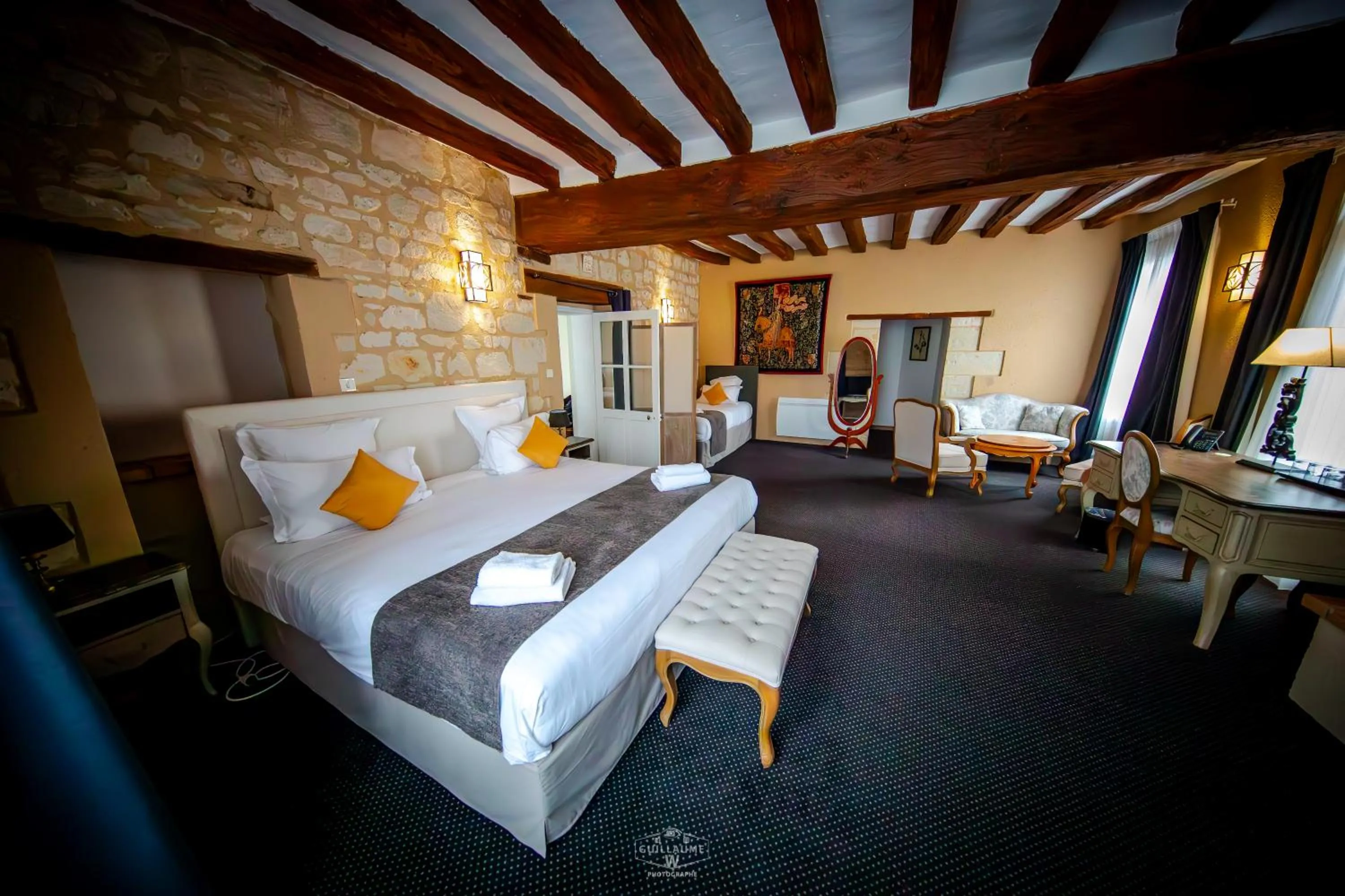 Bed in Domaine de Presle Saumur, The Originals Relais