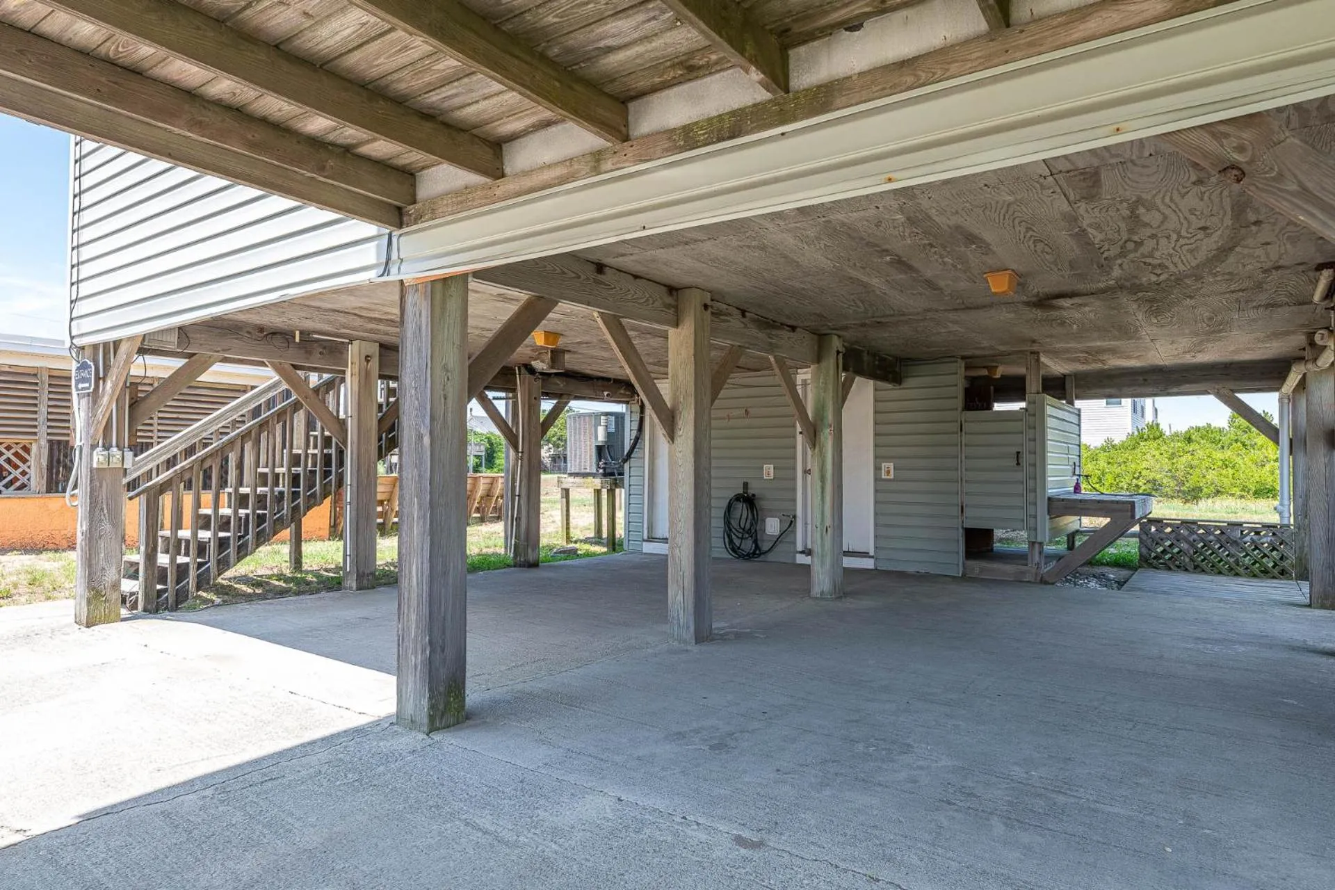 Byrd's Nest - KDH MP 6, Ocean Views, 200 Yards to the Beach