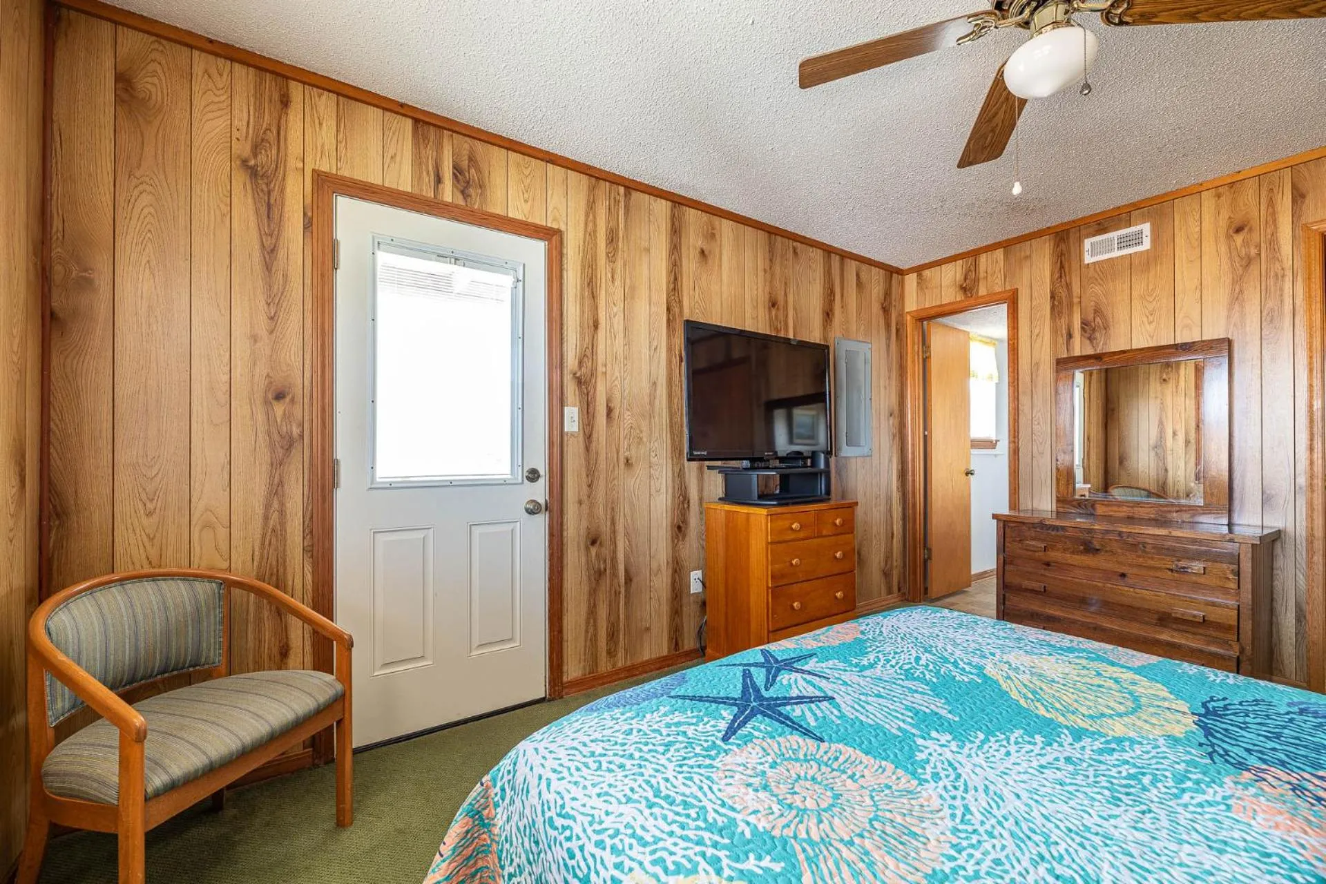 Bed in Byrd's Nest - KDH MP 6, Ocean Views, 200 Yards to the Beach