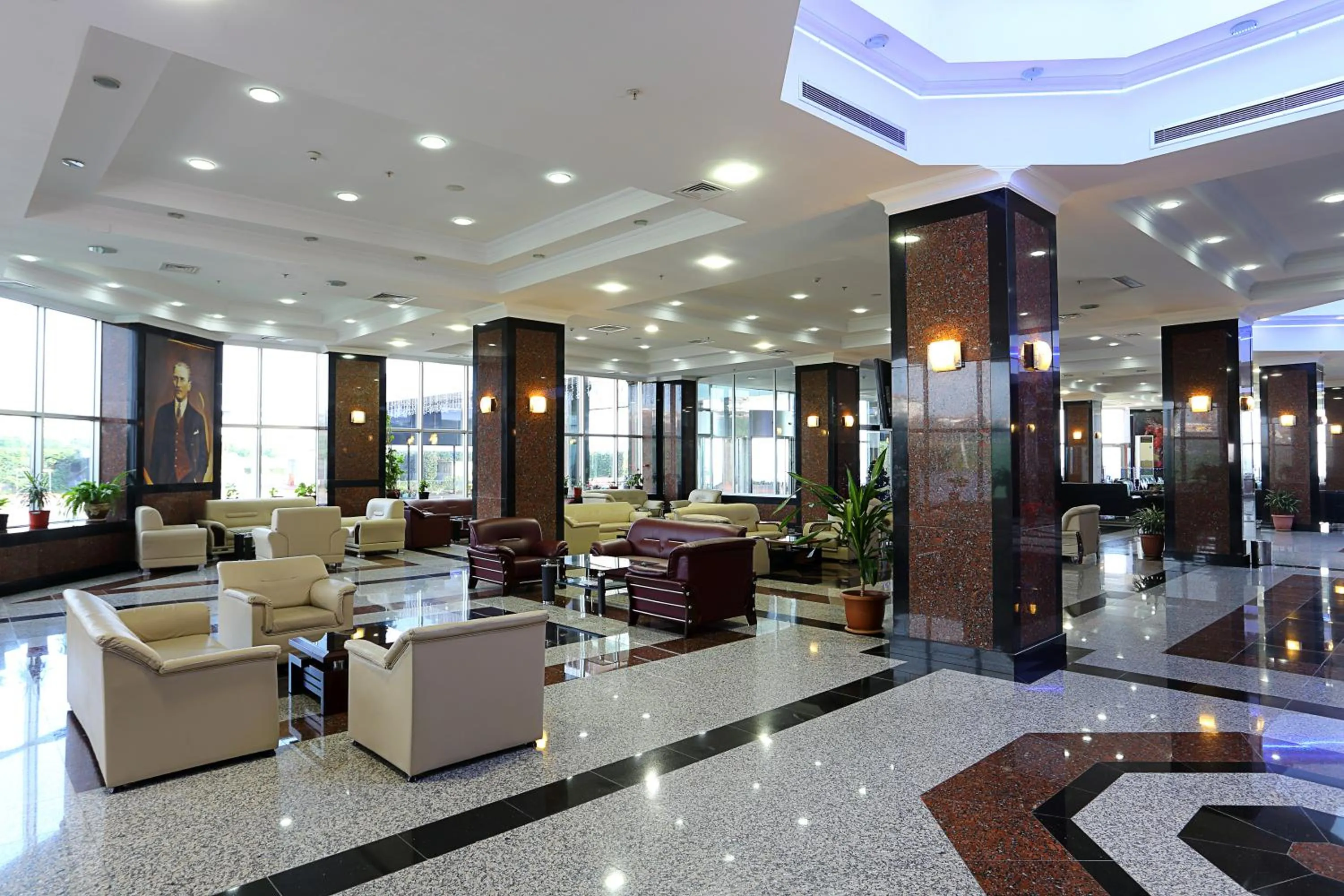 Lobby or reception in Eser Diamond Hotel Spa & Convention Center İstanbul