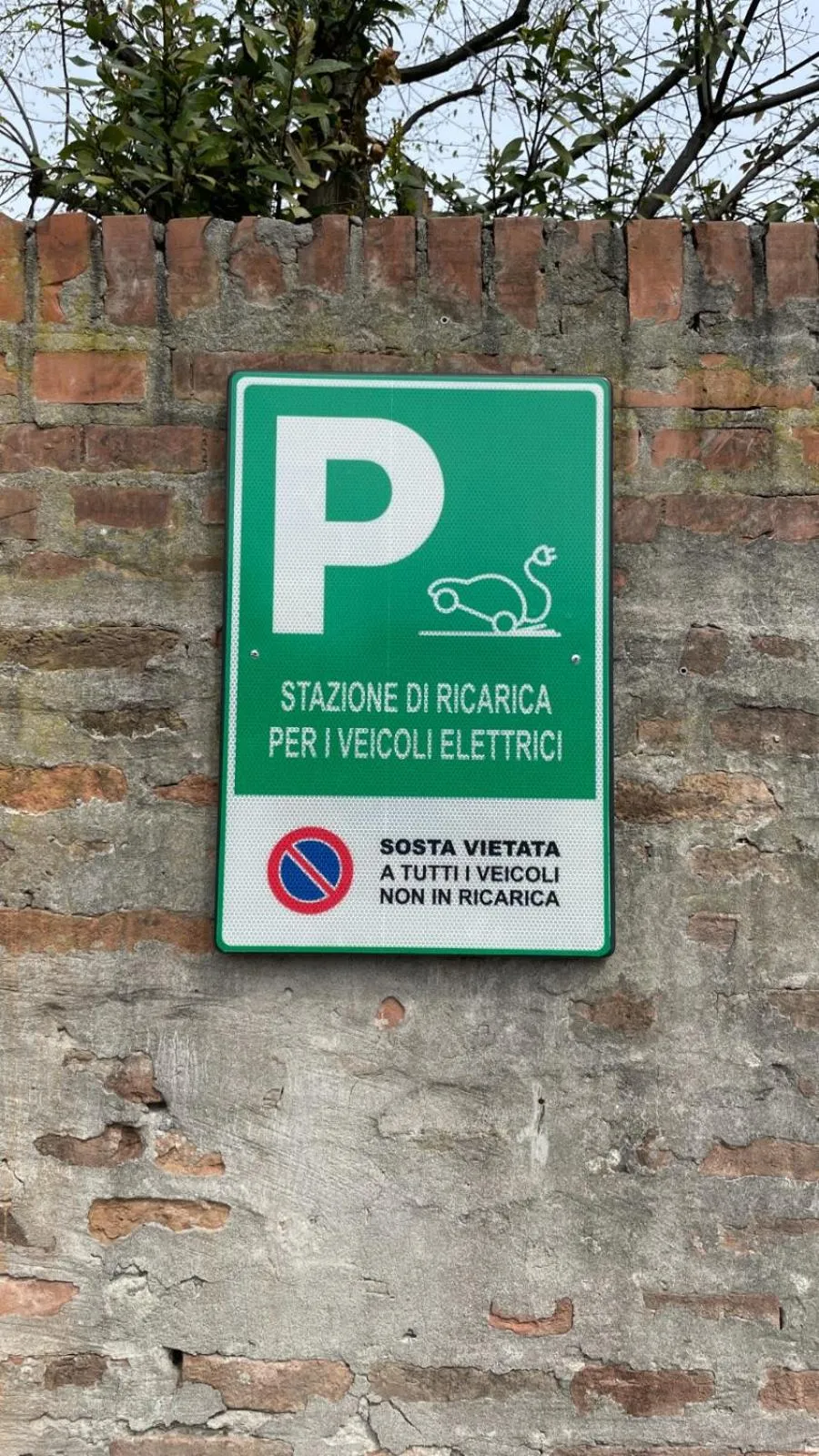 Parking in Alkimia Smart Rooms