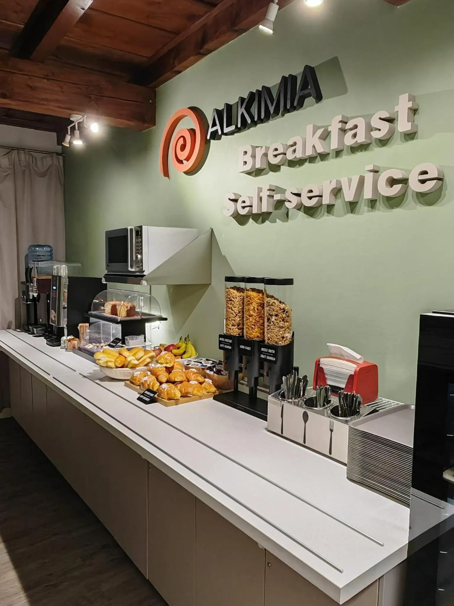 Breakfast in Alkimia Smart Rooms