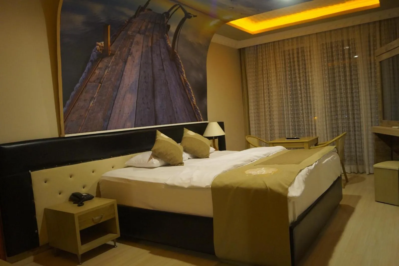 Bed in Unluselek Hotel