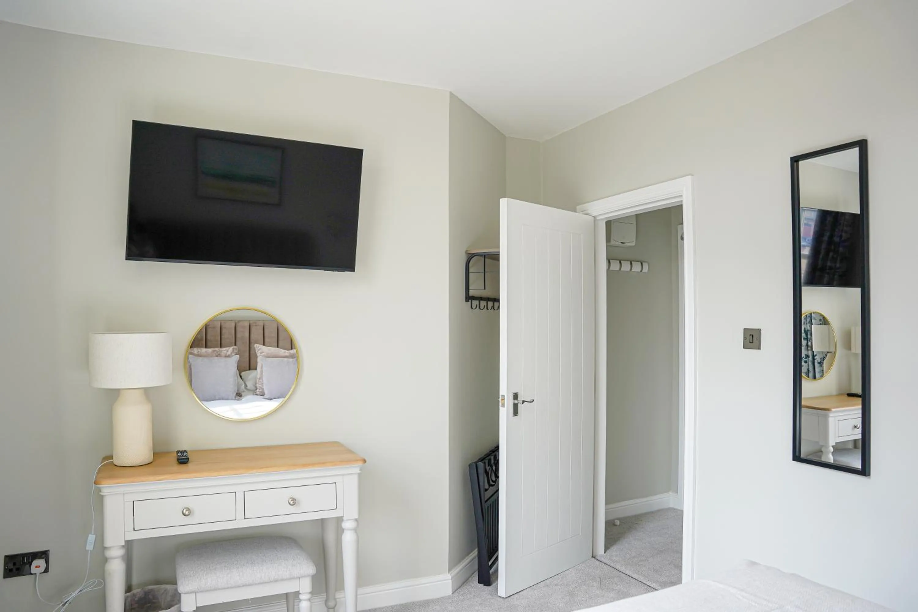 hair dresser in The Clarence Gardens Hotel, BW Signature Collection