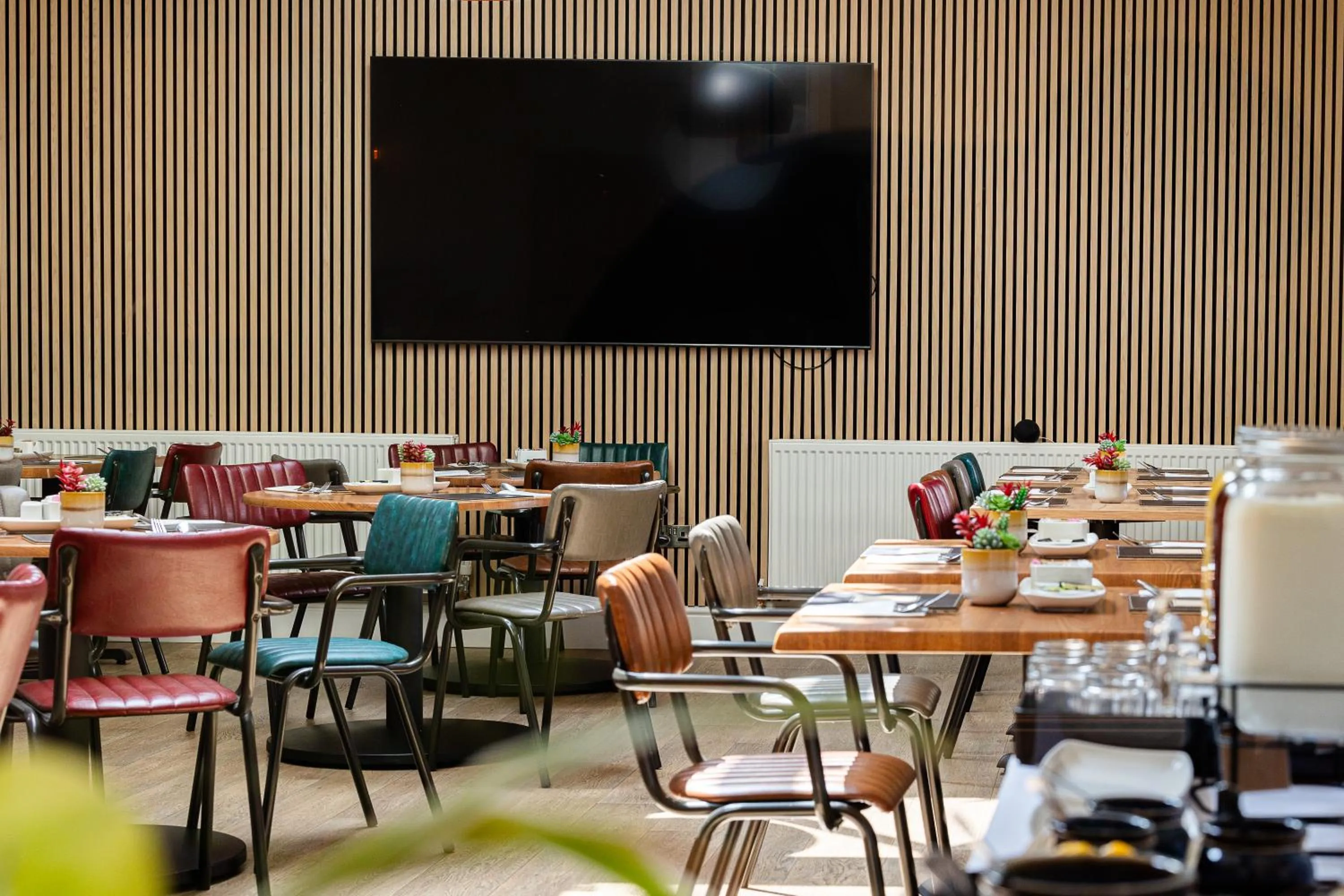 Restaurant/places to eat in The Clarence Gardens Hotel, BW Signature Collection