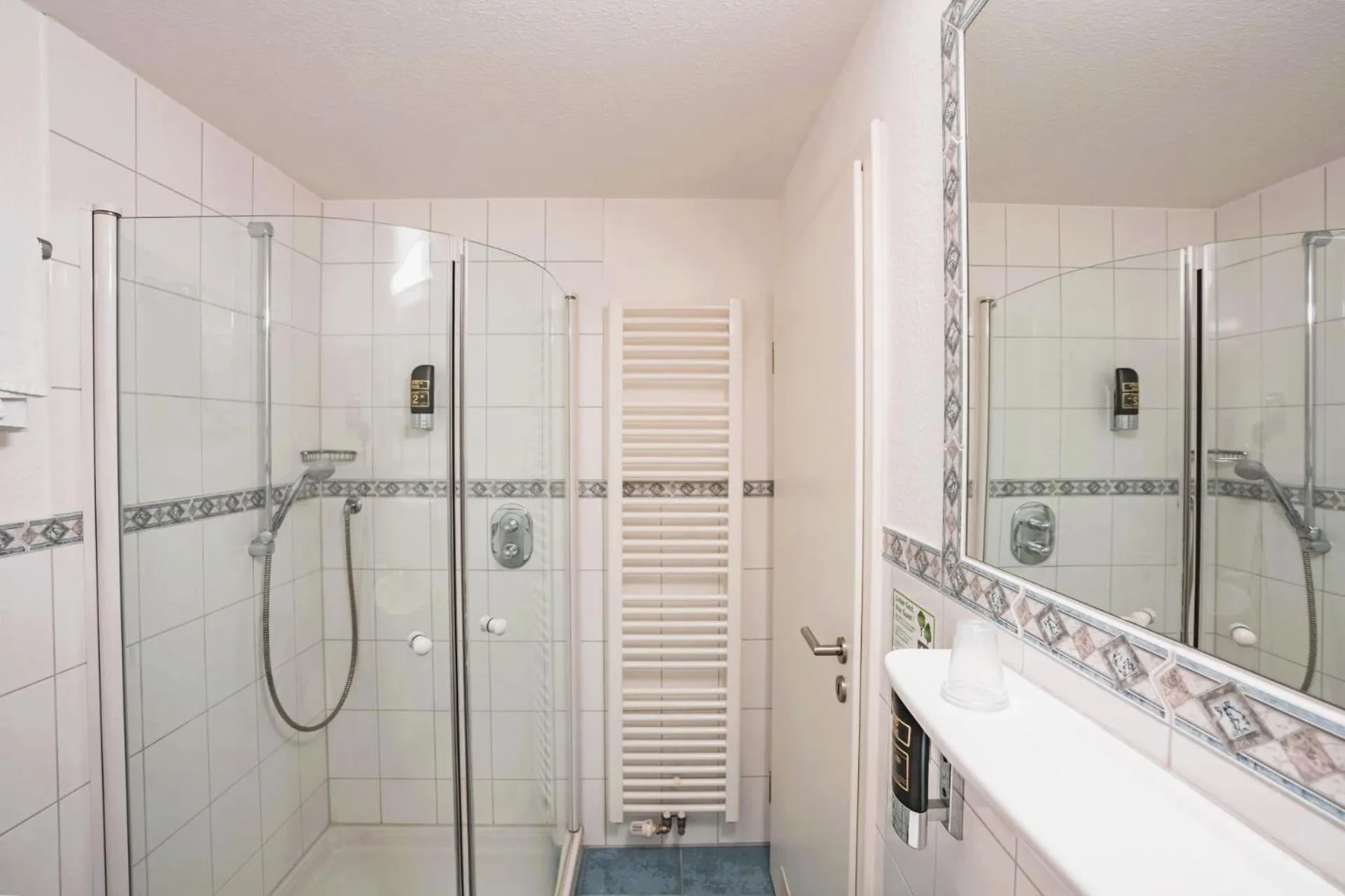Shower in Hotel Starke