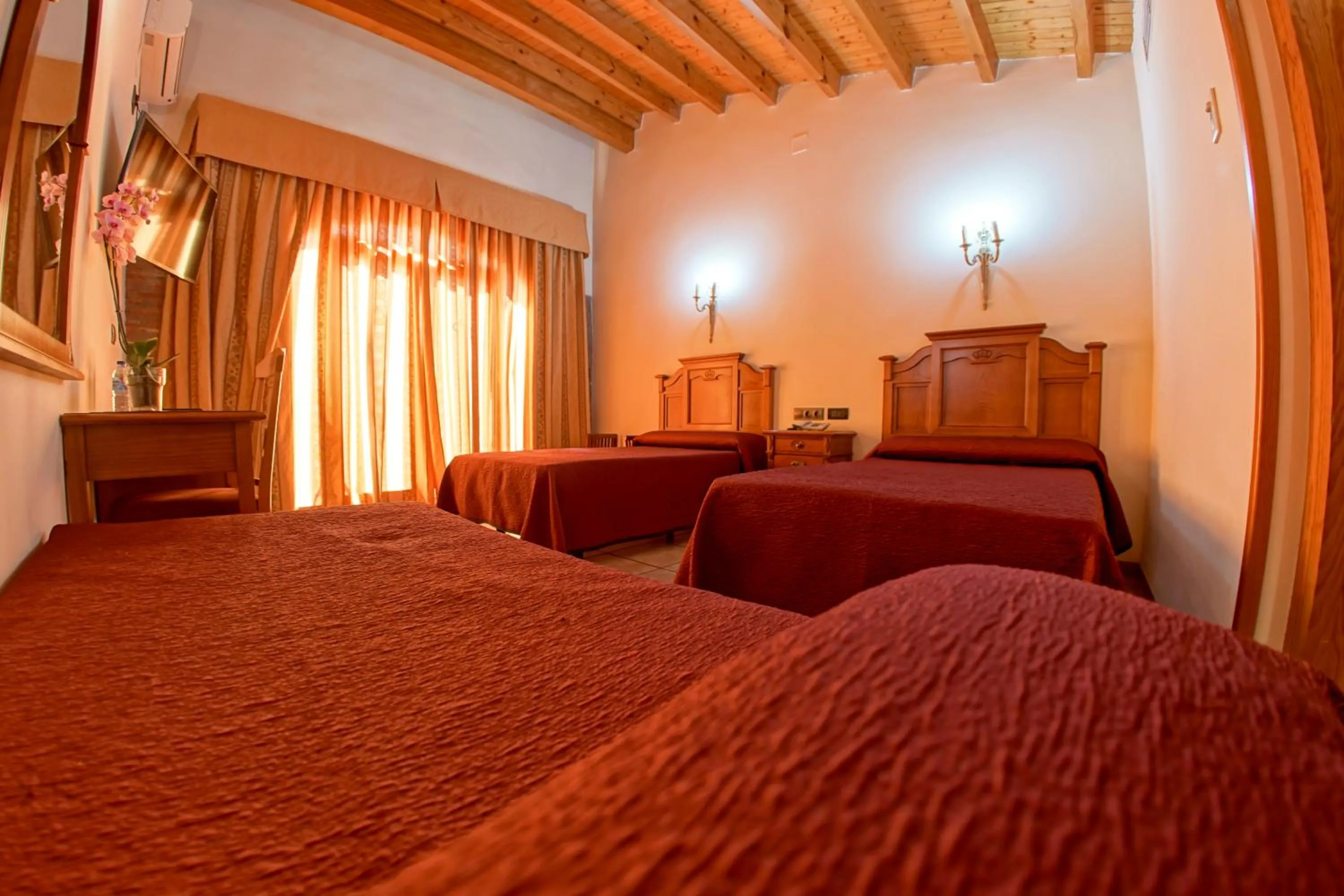 Bed in Hotel Alfonso VIII