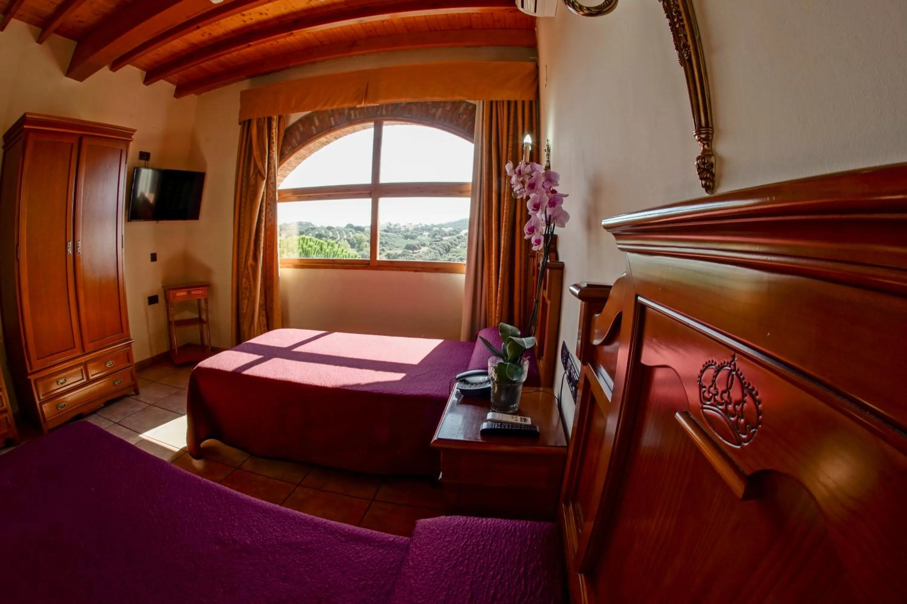 Bed in Hotel Alfonso VIII