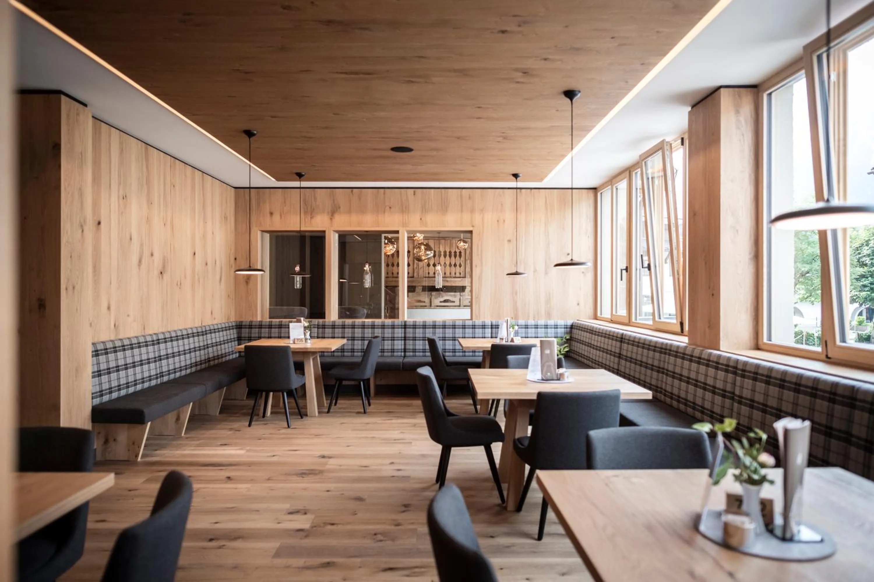 Restaurant/places to eat in Hotel Simpaty