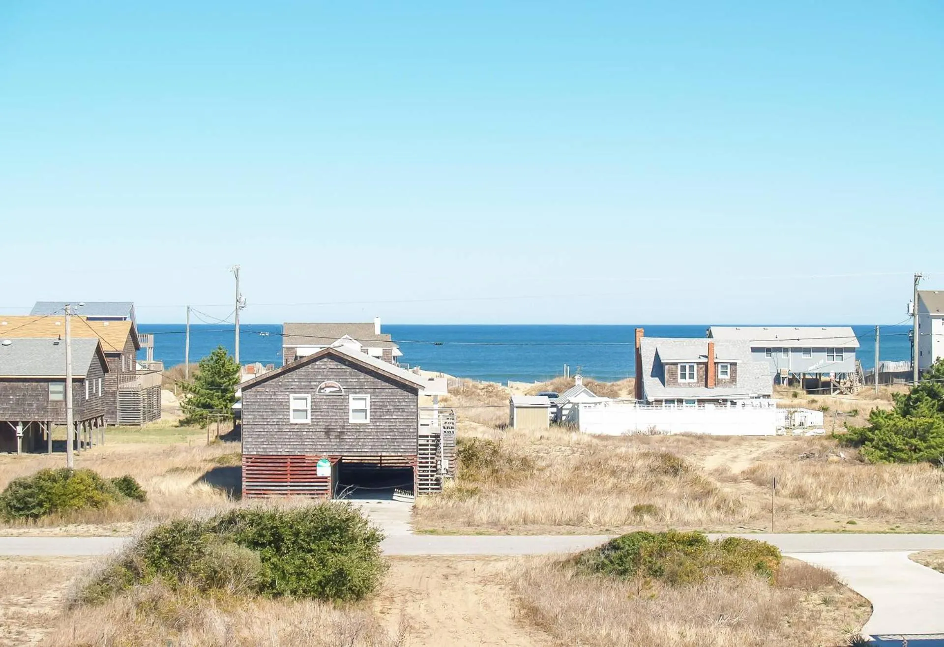 Carolina Cottage - Kitty Hawk, Oceanside, Walk to Beach, Pool, Hot Tub, Pool Table
