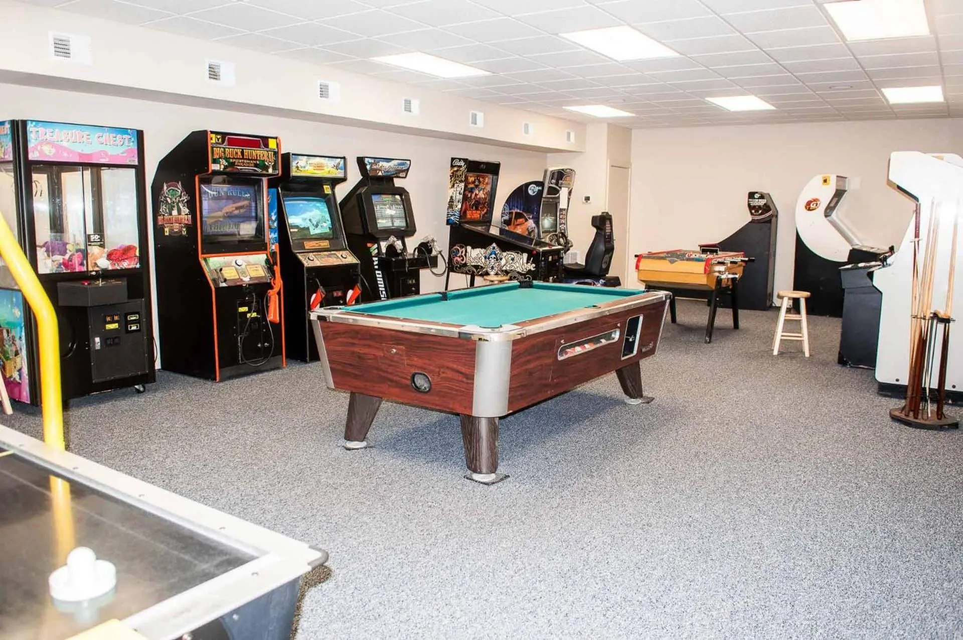 Just For Fun - Duck, Schooner Ridge, Pool Open 4/15, Pool Heat Option, Hot Tub, Close to Downtown