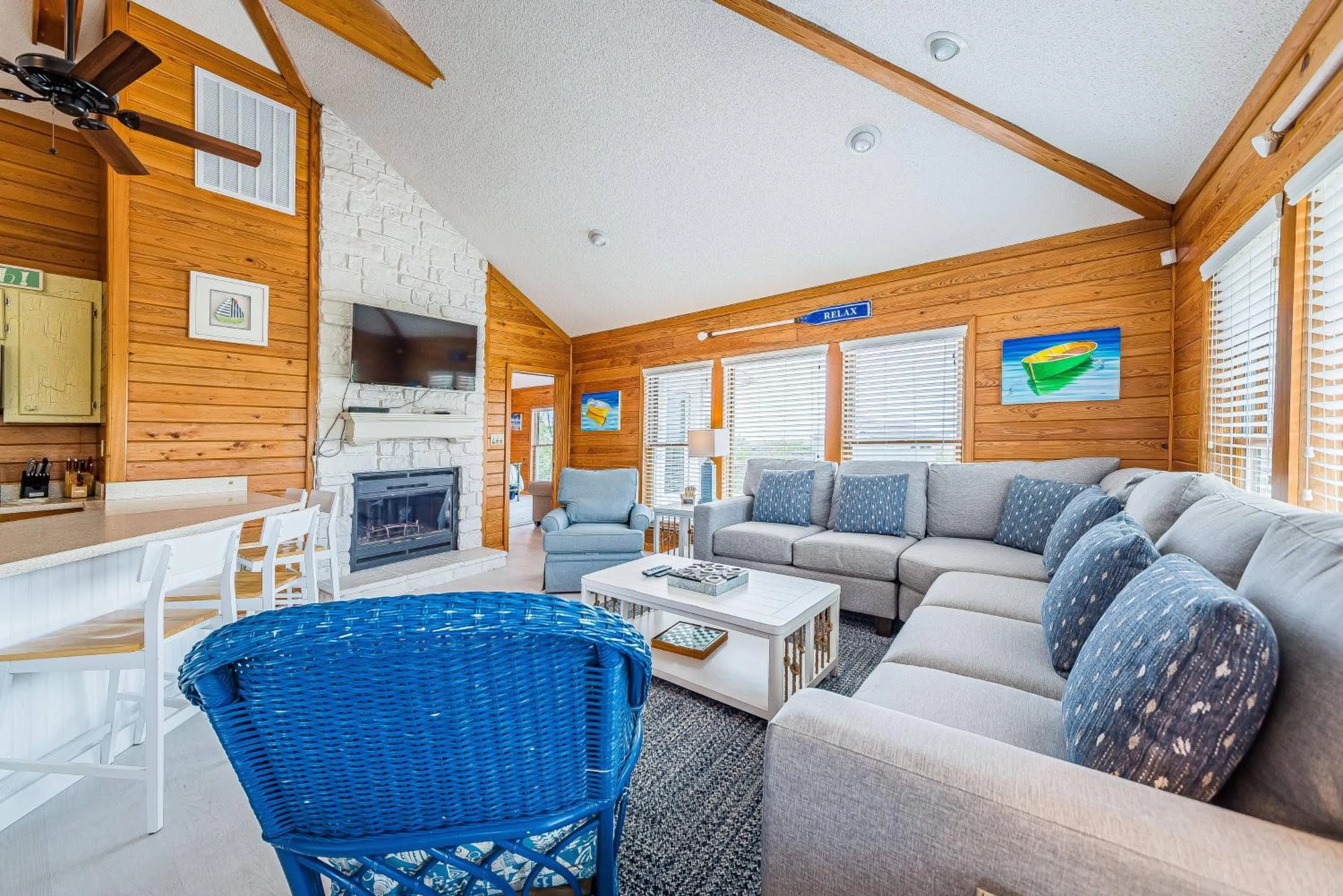 Just For Fun - Duck, Schooner Ridge, Pool Open 4/15, Pool Heat Option, Hot Tub, Close to Downtown