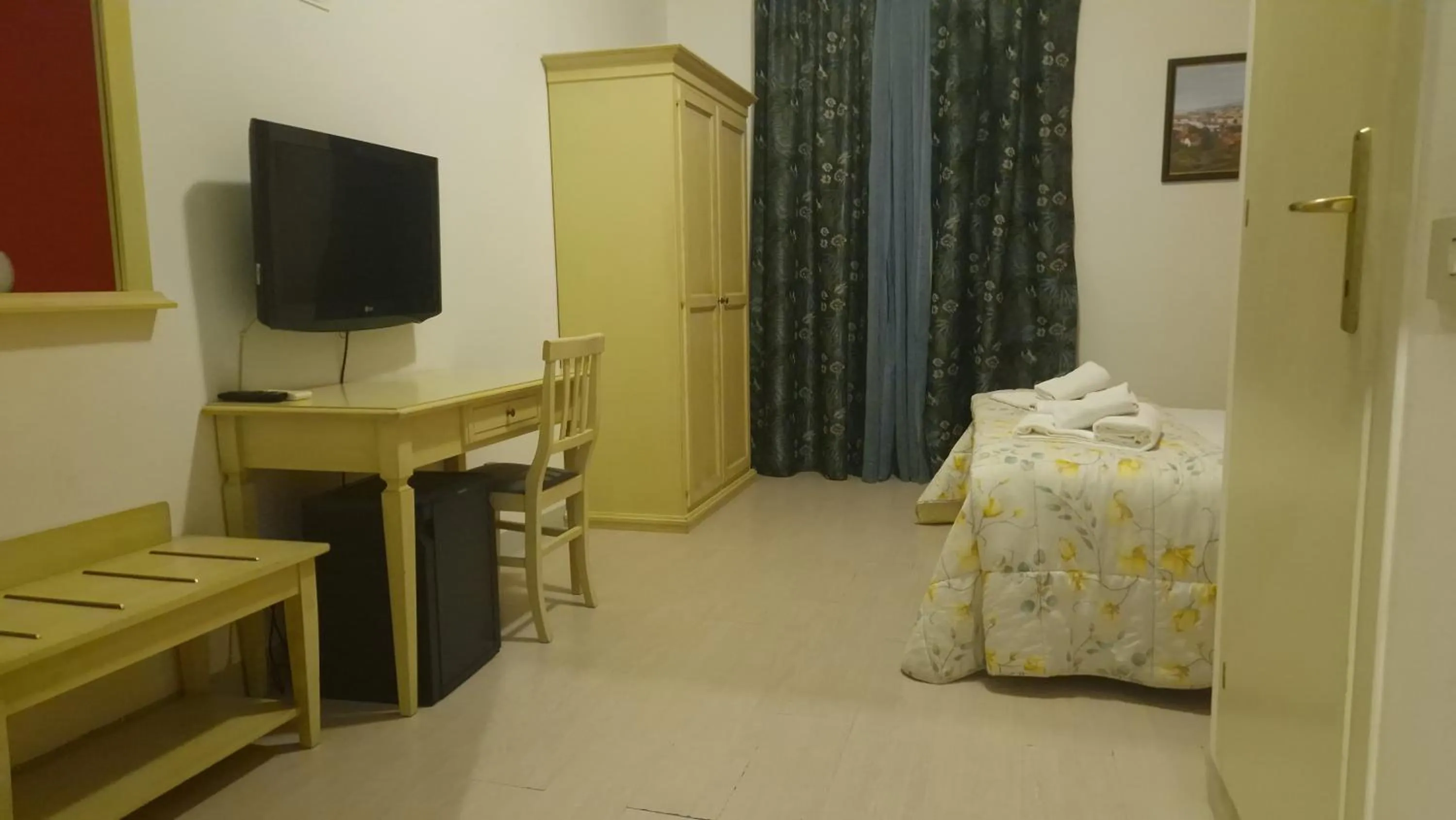 Bed in Hotel Genzianella