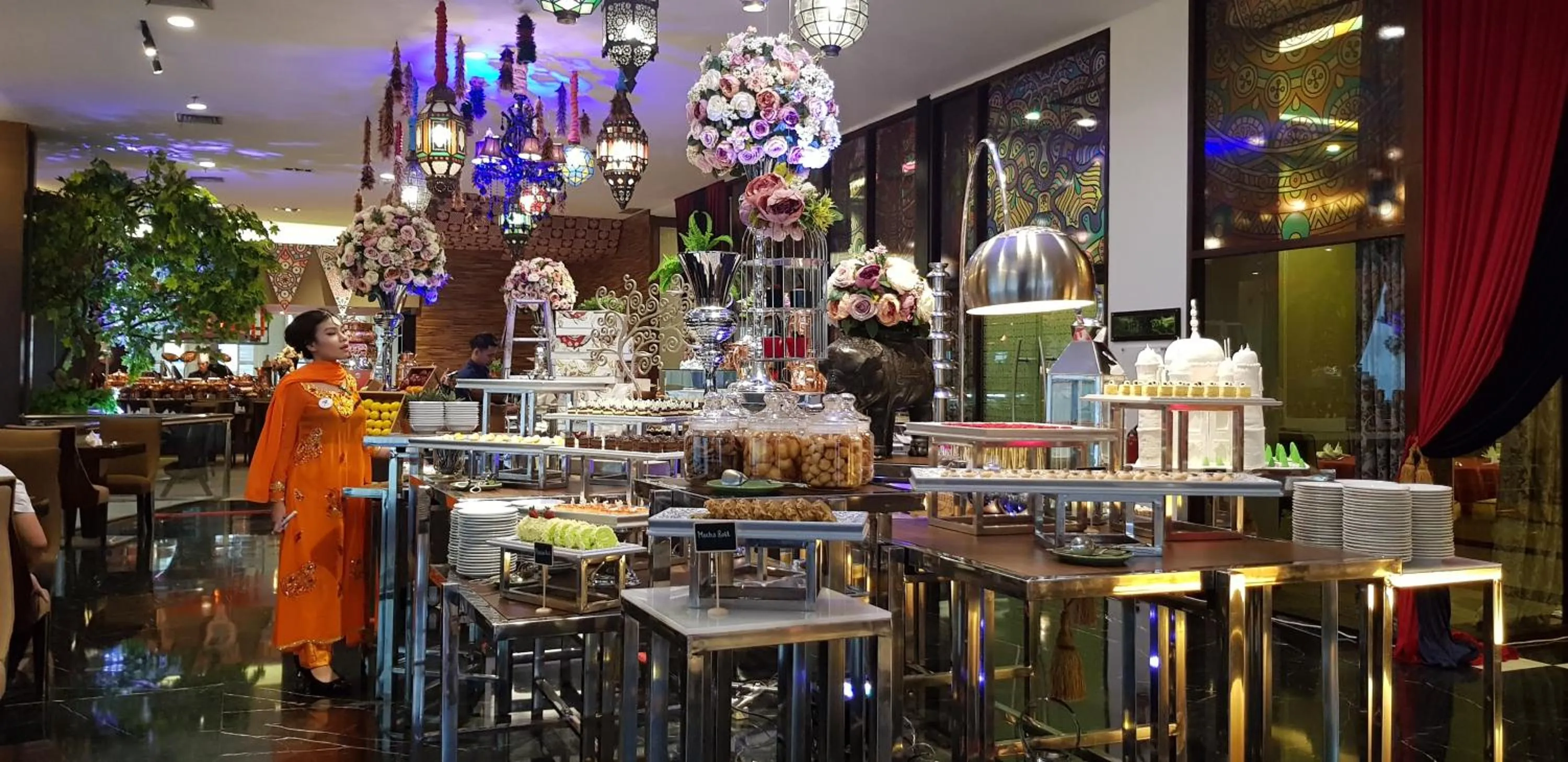 Restaurant/places to eat in The Arista Hotel Palembang