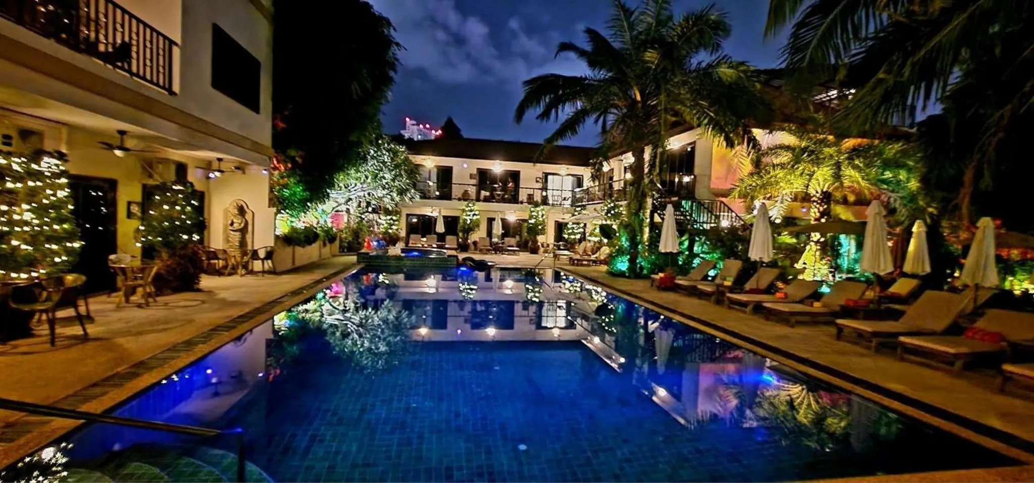 Swimming pool in Baan Souy Resort