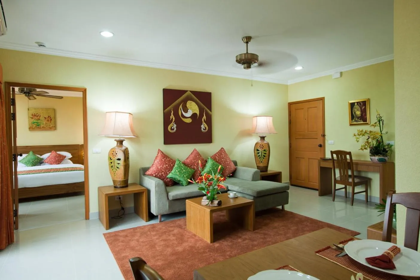 Photo of the whole room, Bed in Baan Souy Resort