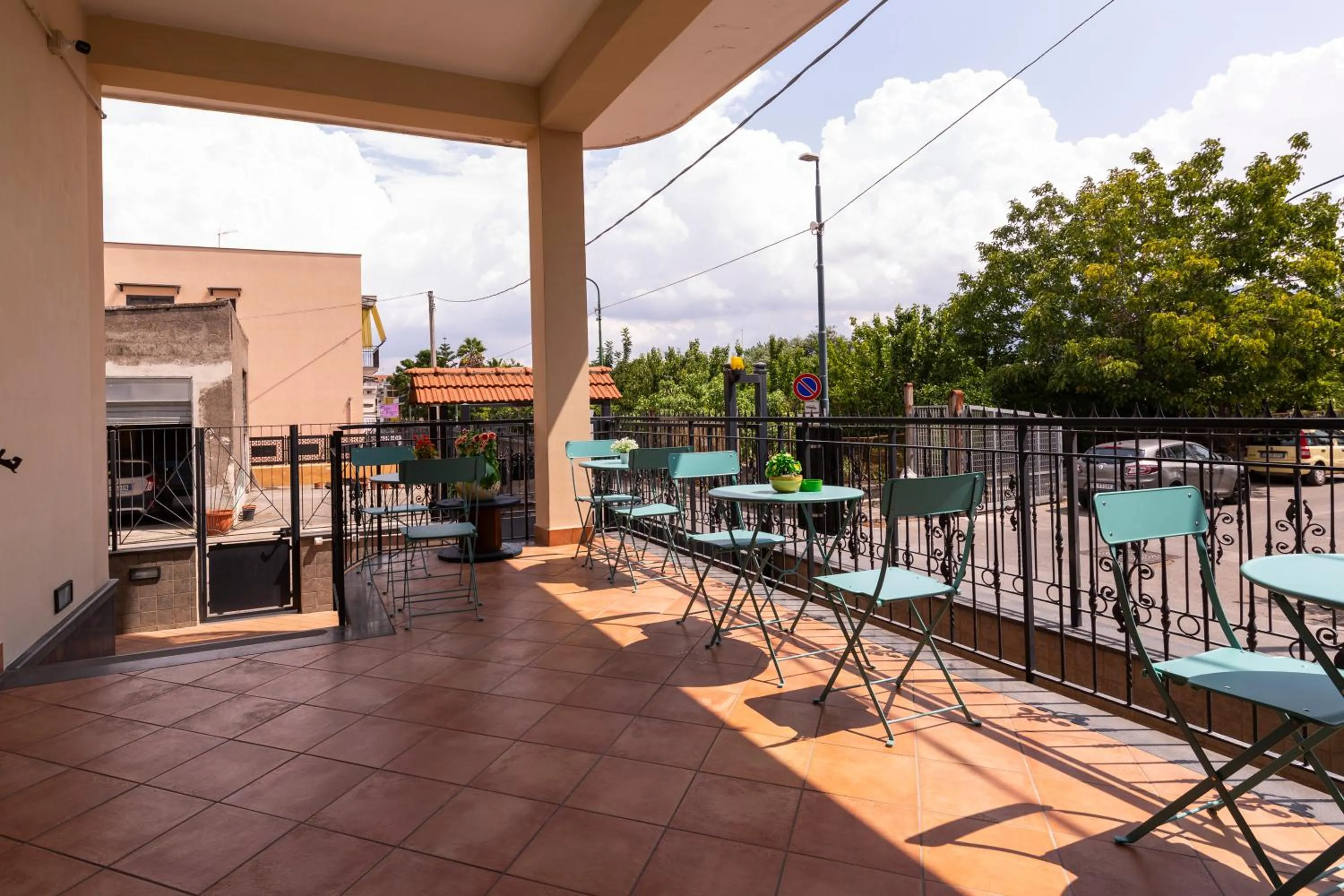 Patio in Pompei Luxury Rooms