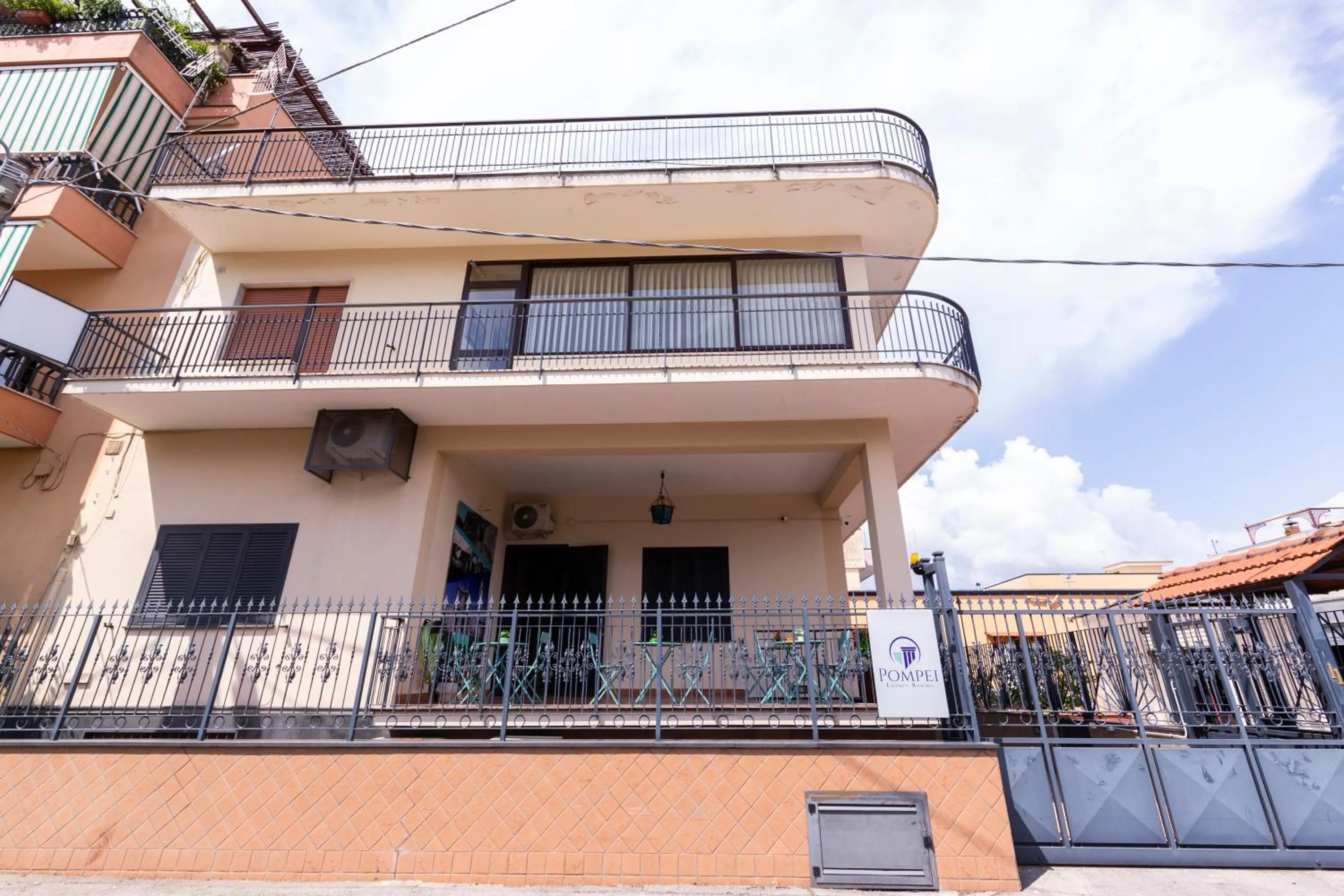 Property building in Pompei Luxury Rooms