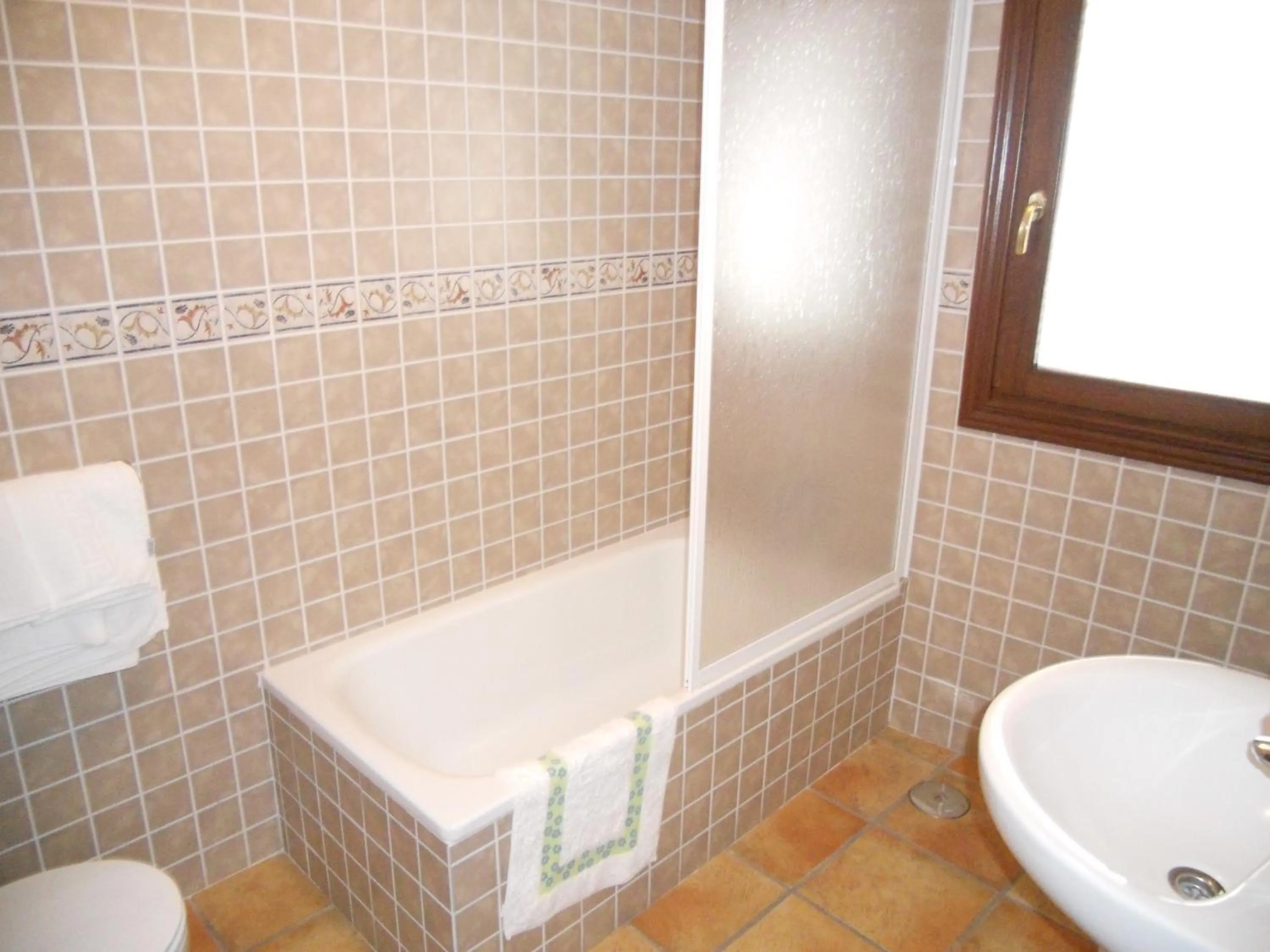 Bathroom in Hotel Rural Poqueira II