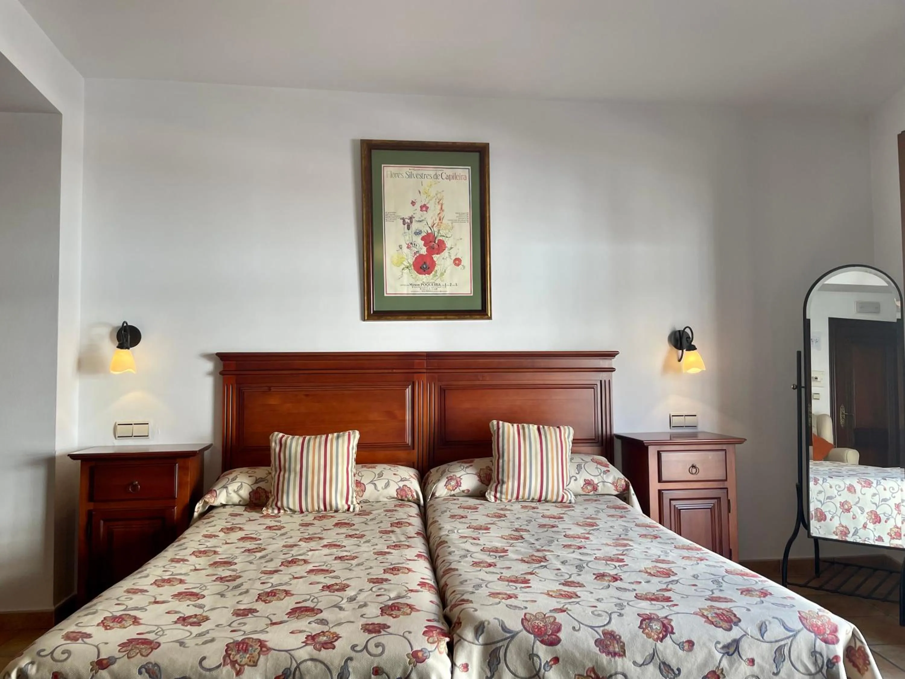 Bed in Hotel Rural Poqueira II