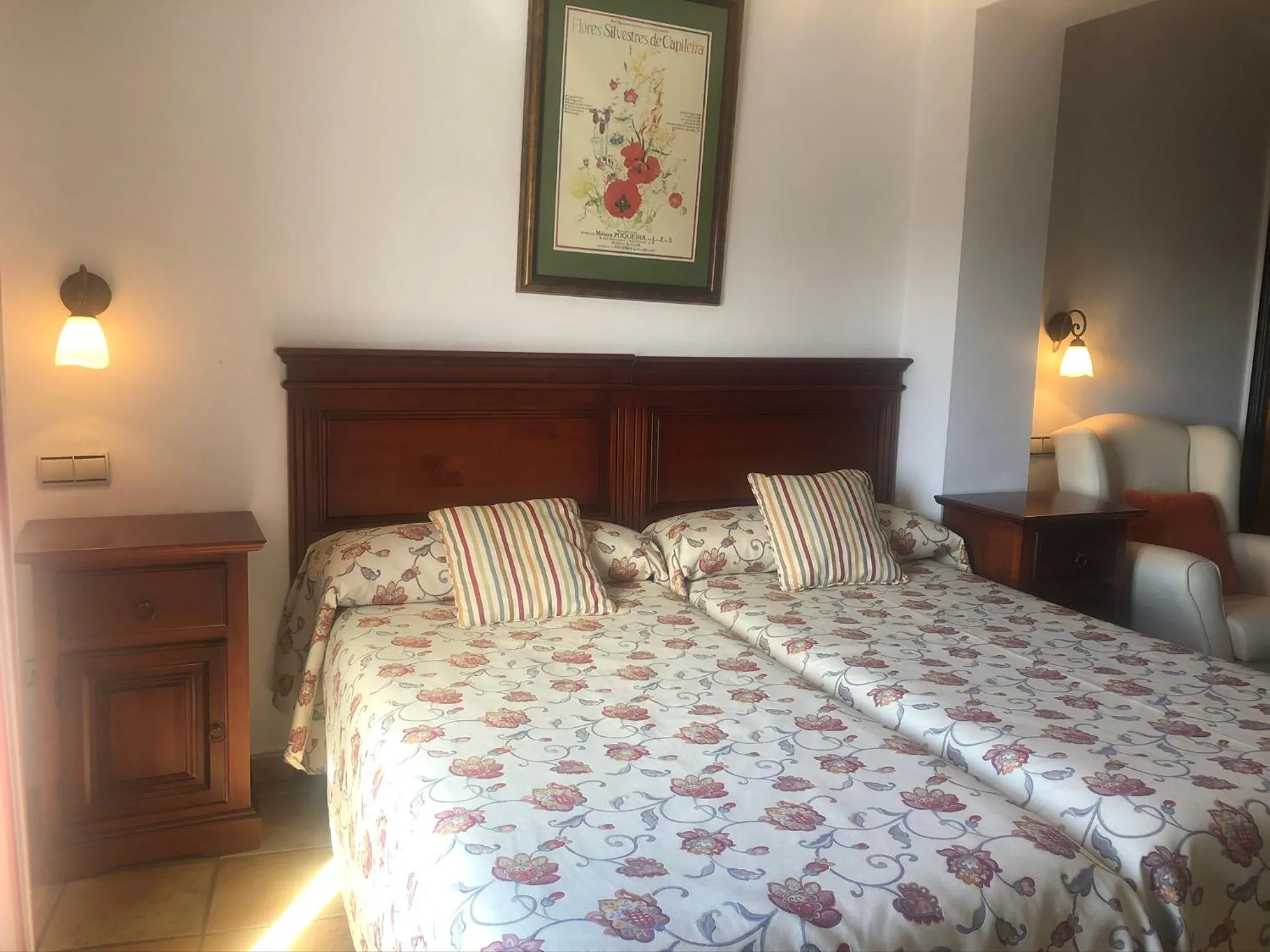 Photo of the whole room, Bed in Hotel Rural Poqueira II