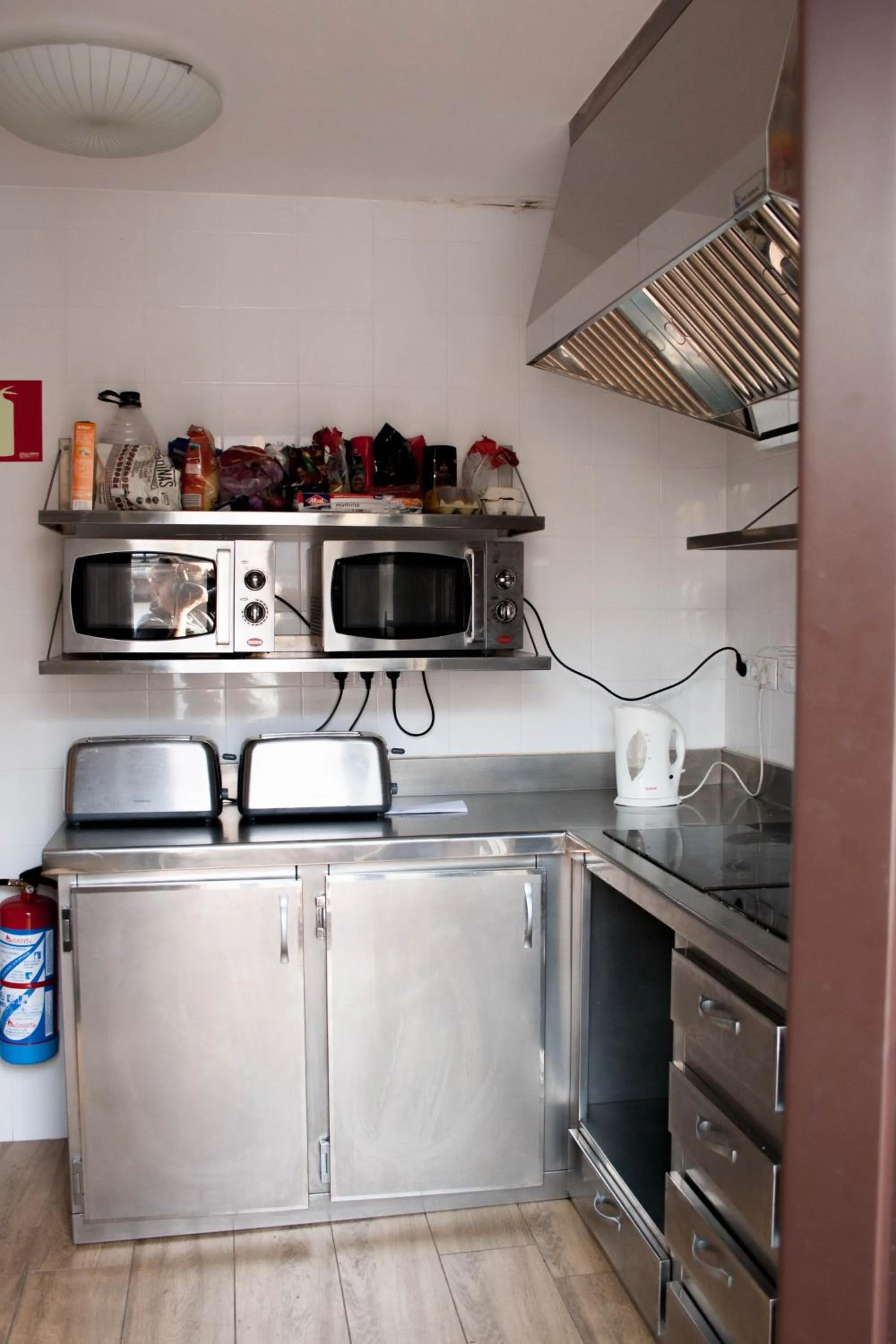 Communal kitchen in Pensión San Fermín