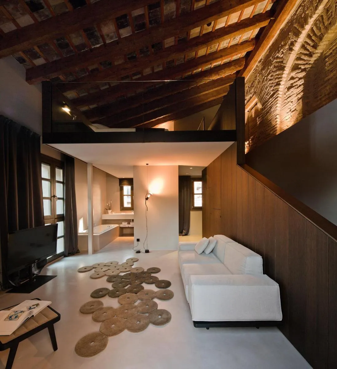 Living room, Bed in Caro Hotel