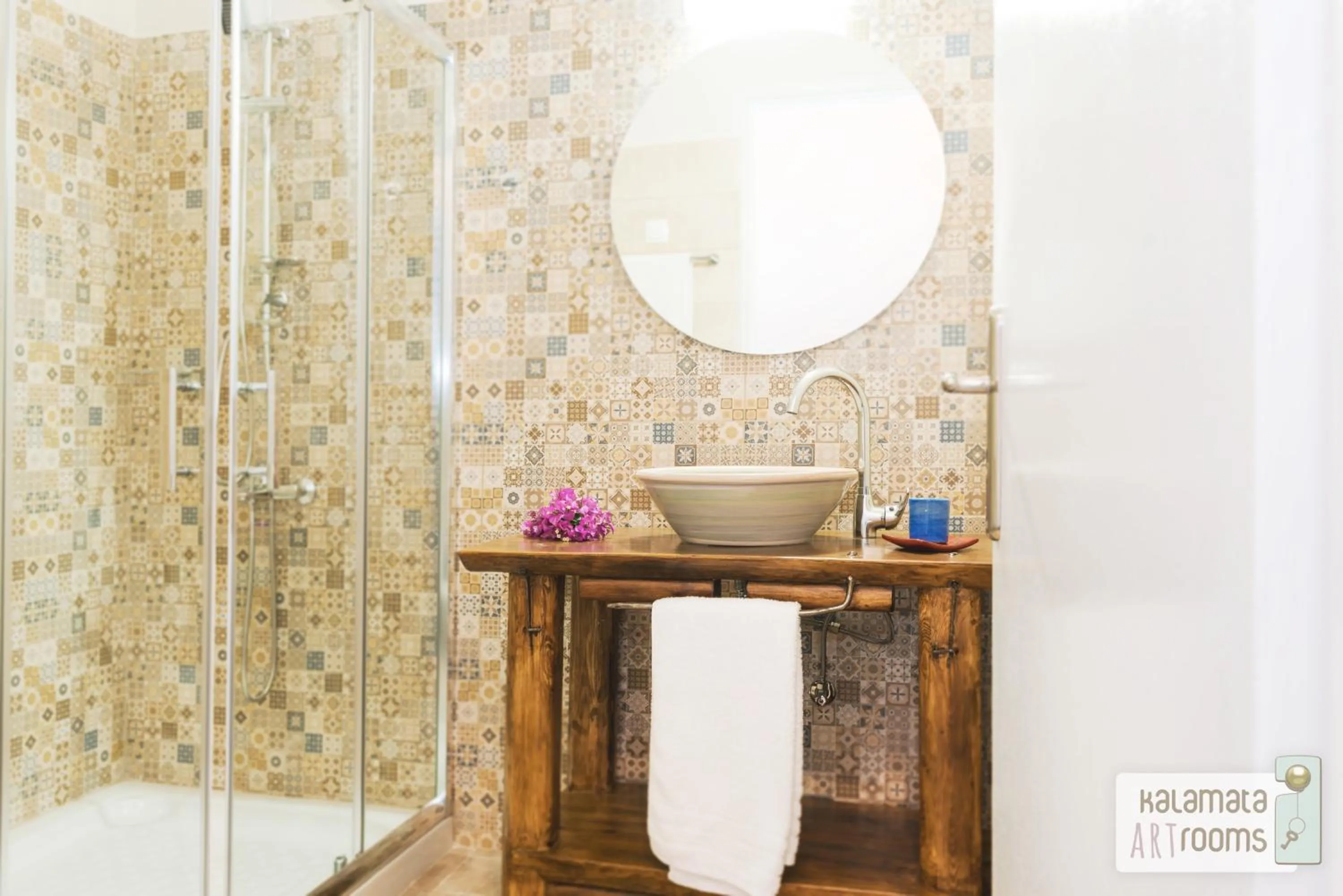 Bathroom in Kalamata Art Rooms