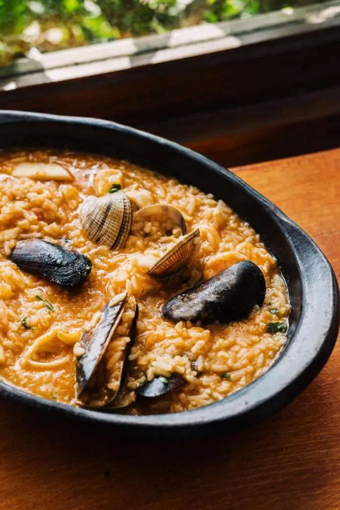 Restaurant/places to eat in Hotel Kundalini